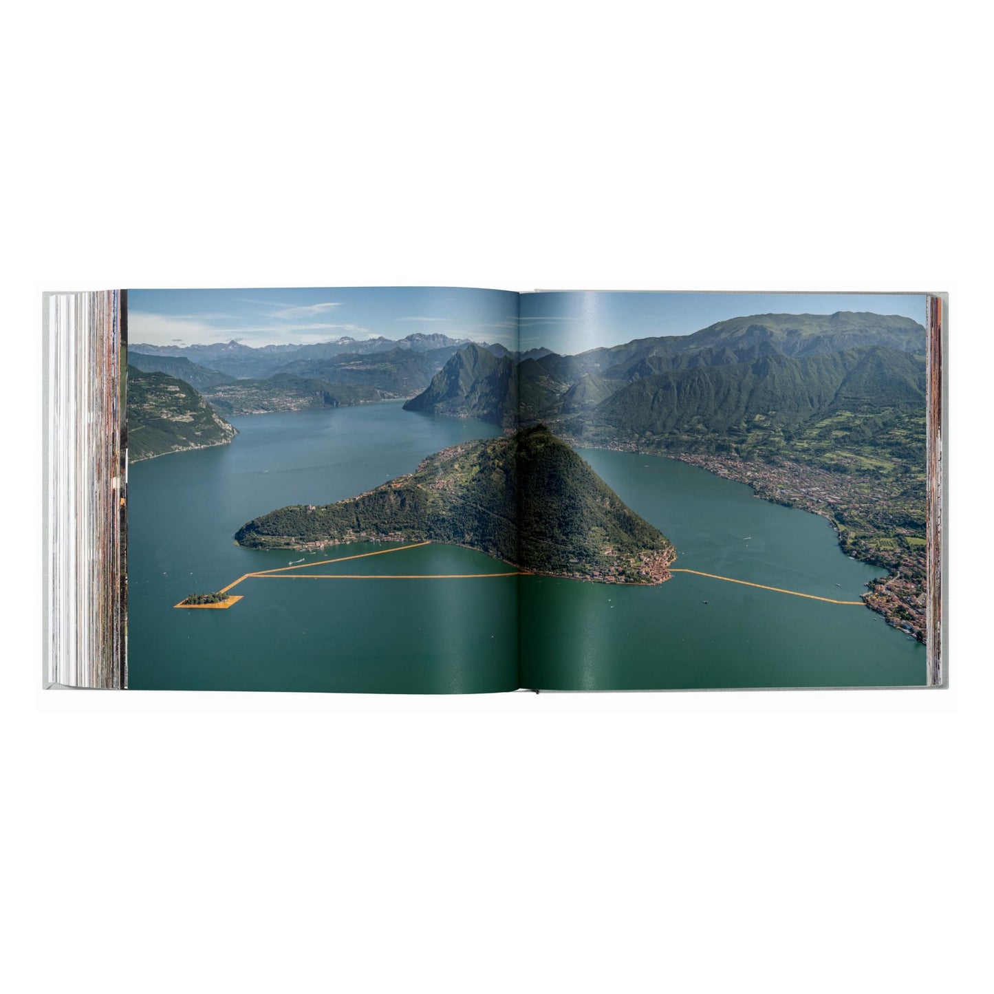 Christo and Jeanne-Claude. The Floating Piers (English, Italian)