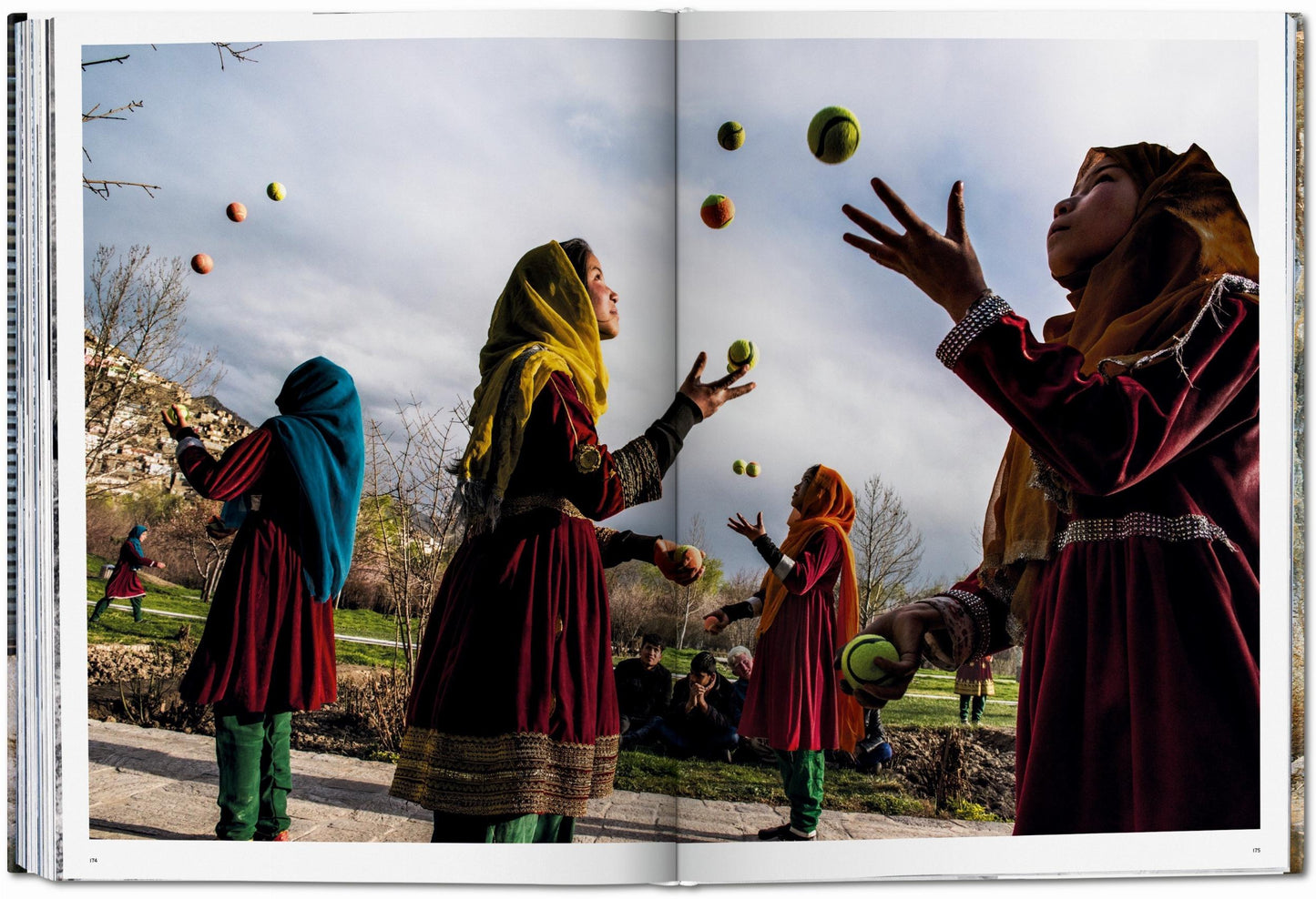 Steve McCurry. Afghanistan (German, French, English)