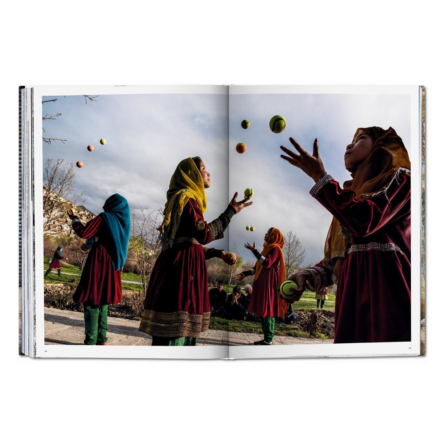 Steve McCurry. Afghanistan (German, French, English)