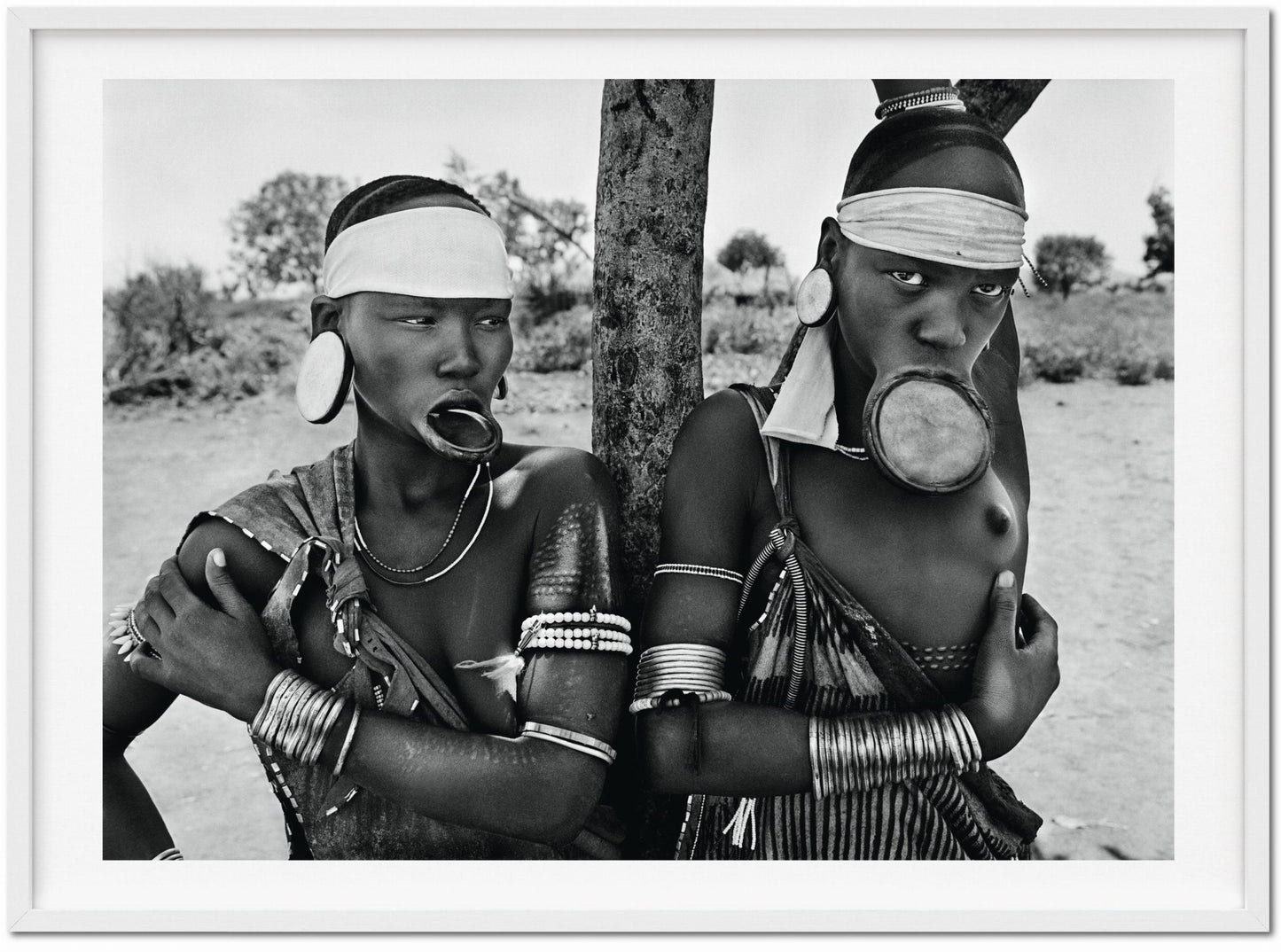 Sebastião Salgado. GENESIS, Art Edition No. 1–100 ‘Two Mursi Women, Omo Valley, Ethiopia’ (English) (SA)