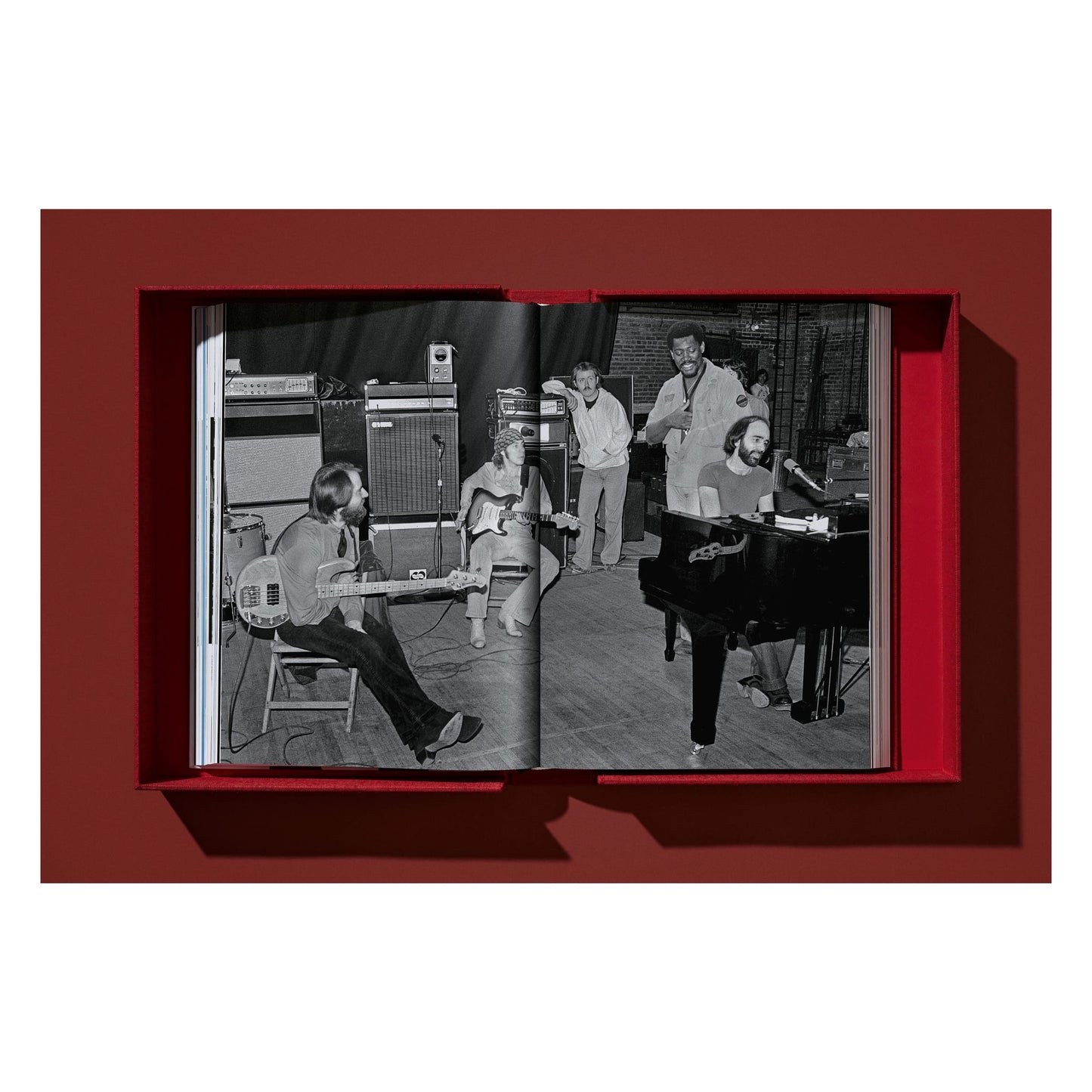 Lynn Goldsmith. Bruce Springsteen & The E Street Band. Art Edition No. 101–200 ‘Bruce with Mic Stand, 1978’ (German, French, English) (AP)
