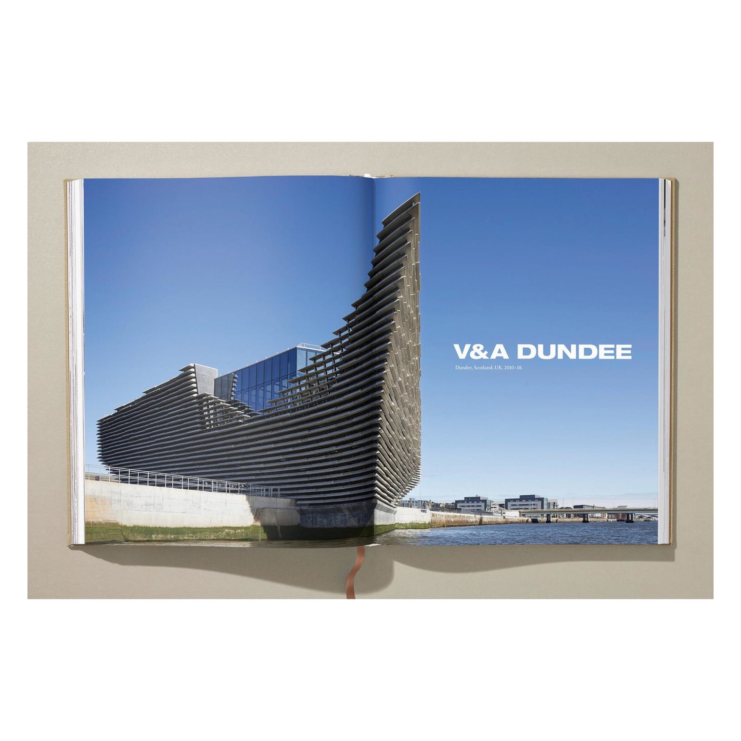 Kuma. Complete Works 1988–Today. Art Edition ‘Yusuhara Community Market, Japan’ (German, French, English)