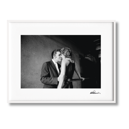 Alfred Wertheimer. Elvis, Art Edition No. 126–250 ‘The Kiss’ (German, French, English)