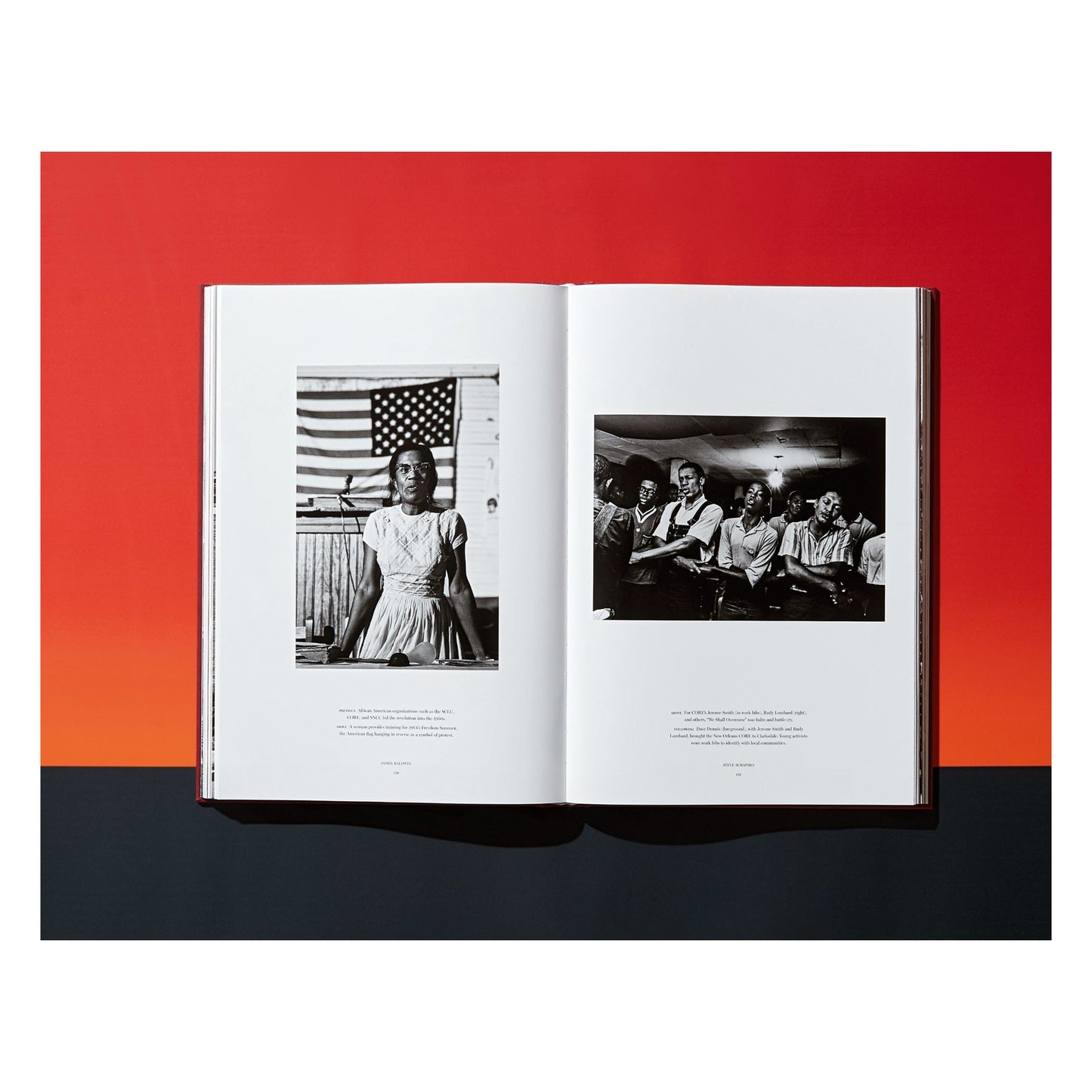 James Baldwin. The Fire Next Time. Photographs by Steve Schapiro (English)
