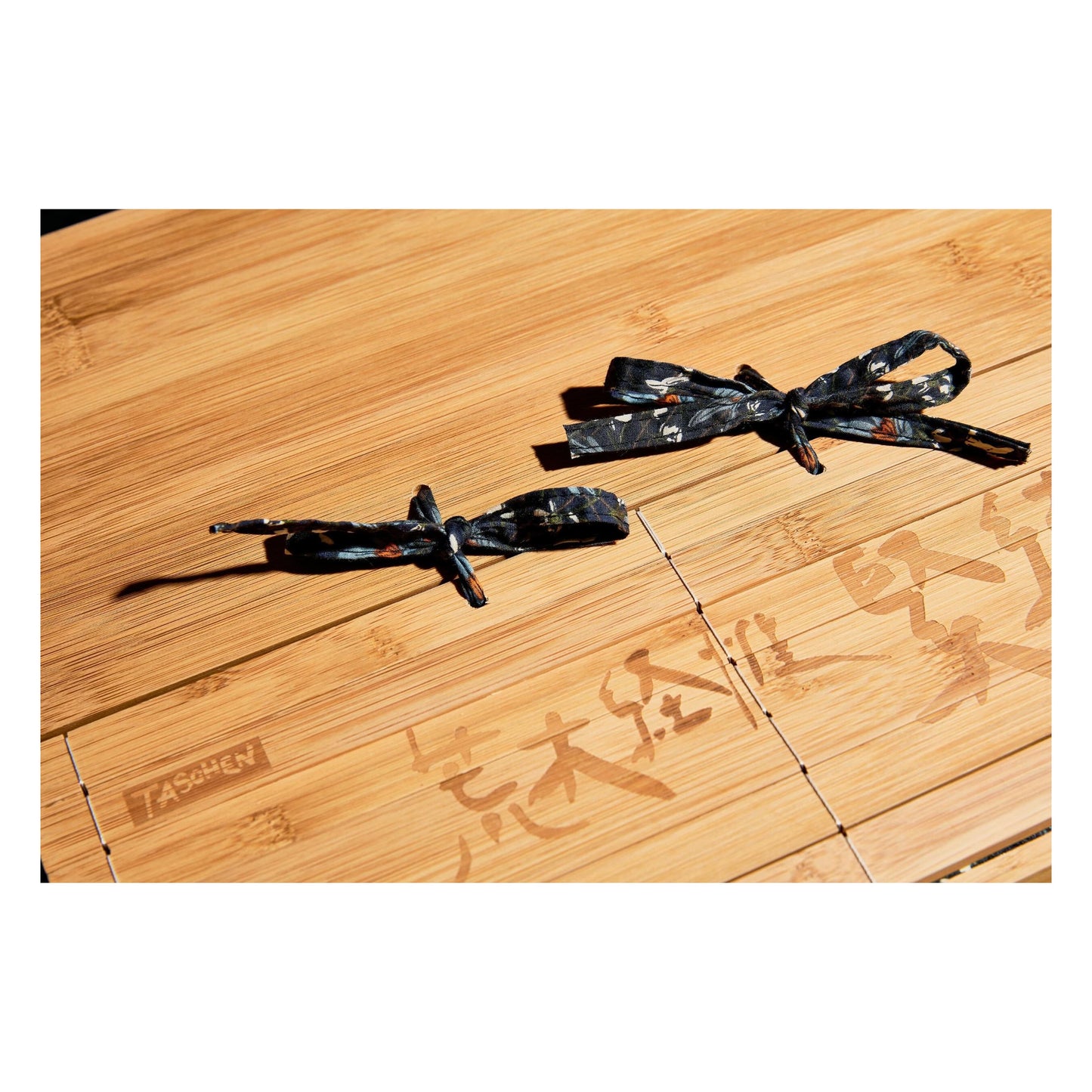 Nobuyoshi Araki. Bondage (German, French, English) (SA)