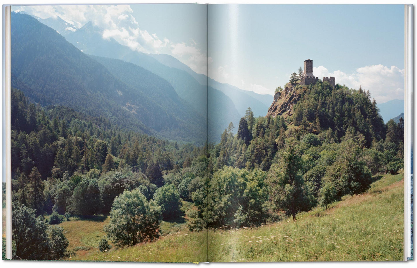 Frédéric Chaubin. Stone Age. Ancient Castles of Europe (German, French, English)