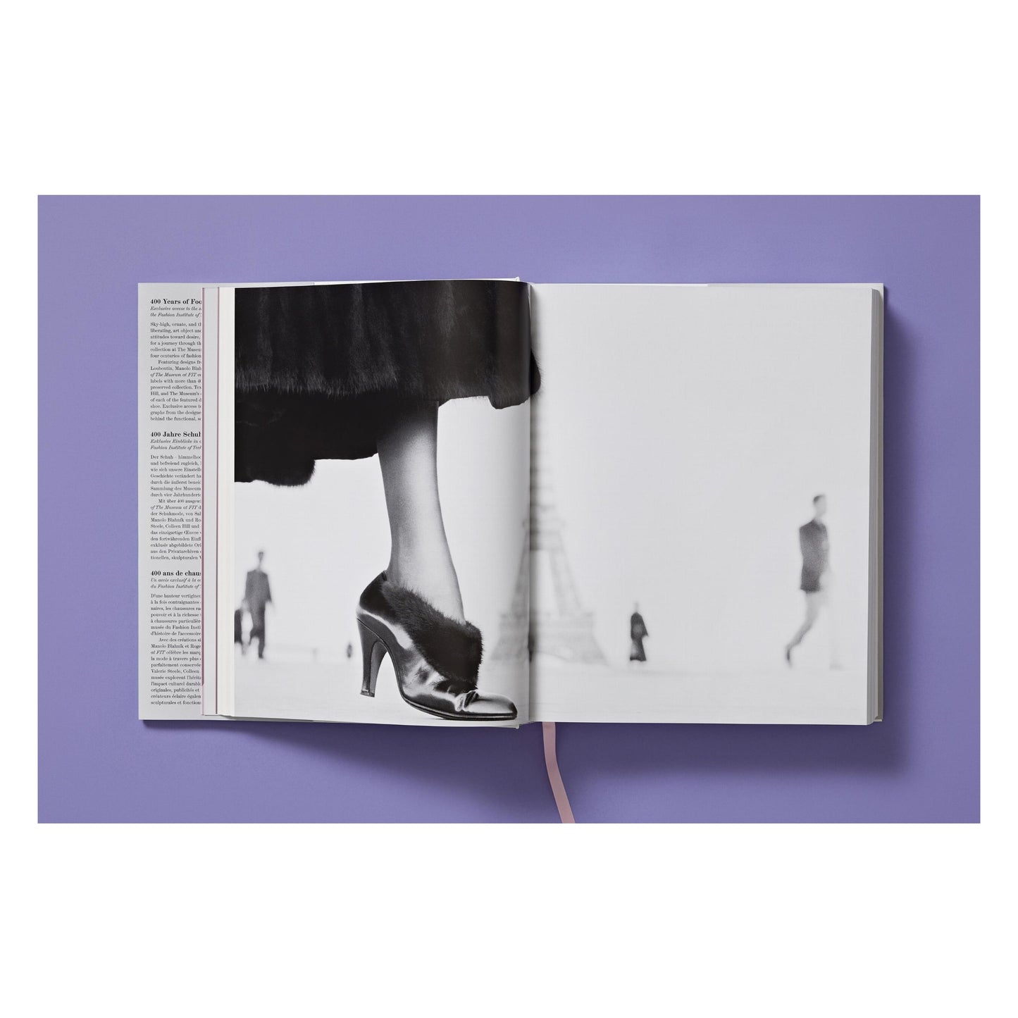 Shoes A-Z. The Collection of The Museum at FIT (German, French, English) (FFE)