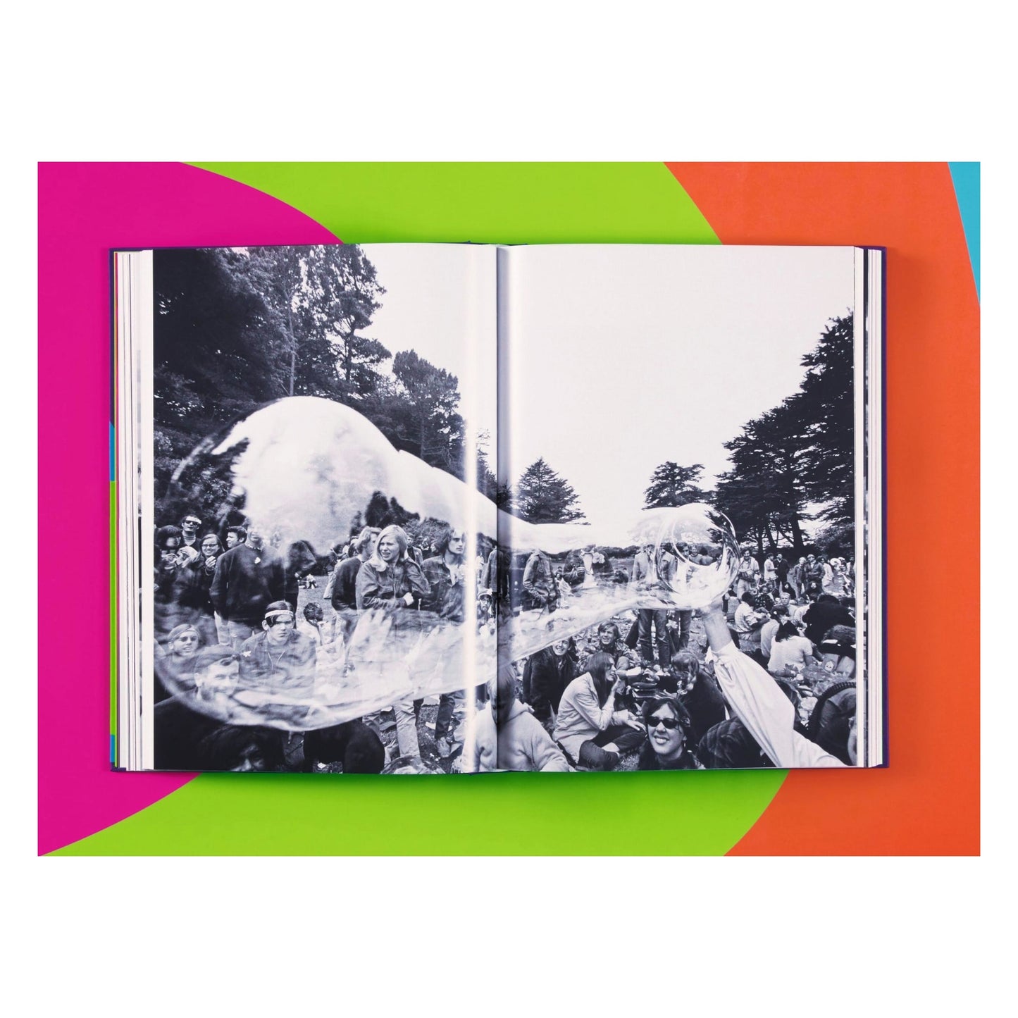Tom Wolfe. The Electric Kool-Aid Acid Test, Art Edition No. 101–200, Lawrence Schiller ‘Hollywood Acid Test’ (English) (AP)