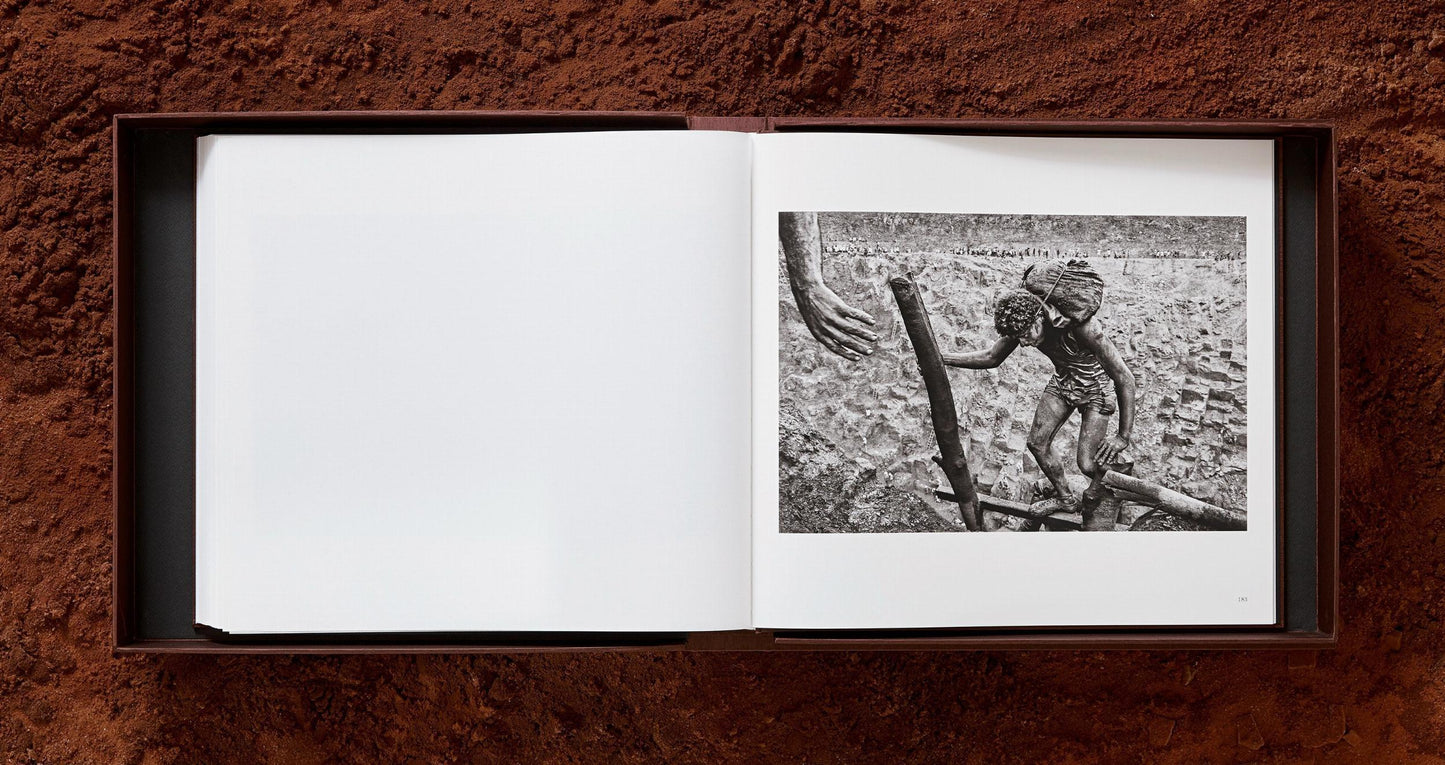 Sebastião Salgado. Gold, Art Edition, ‘Brasil, 1986’ (English)