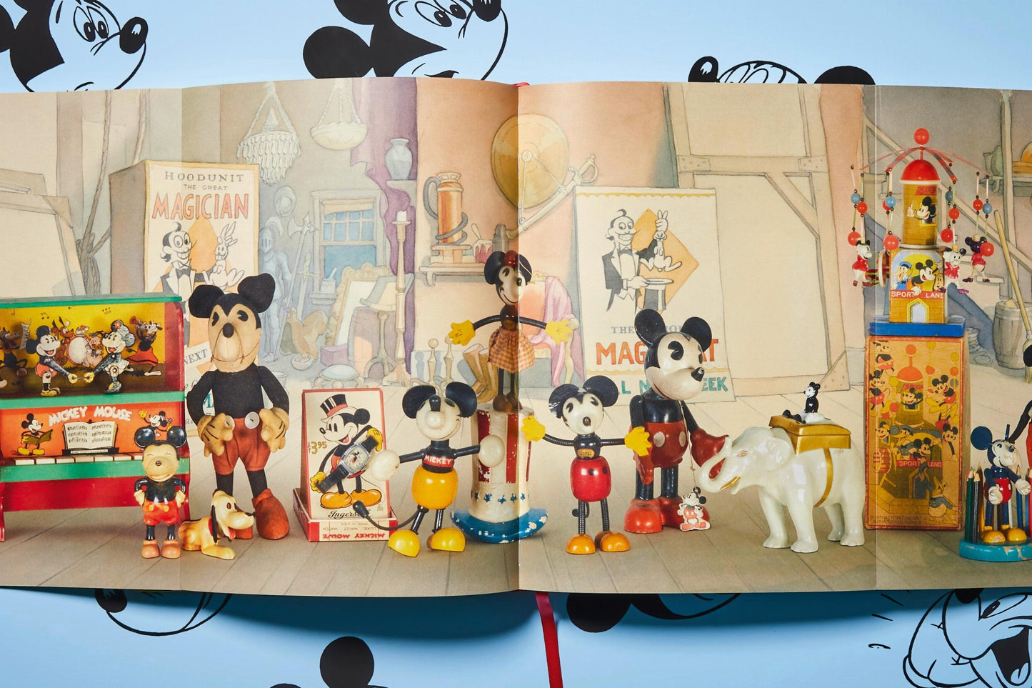 Walt Disney's Mickey Mouse. The Ultimate History (English)