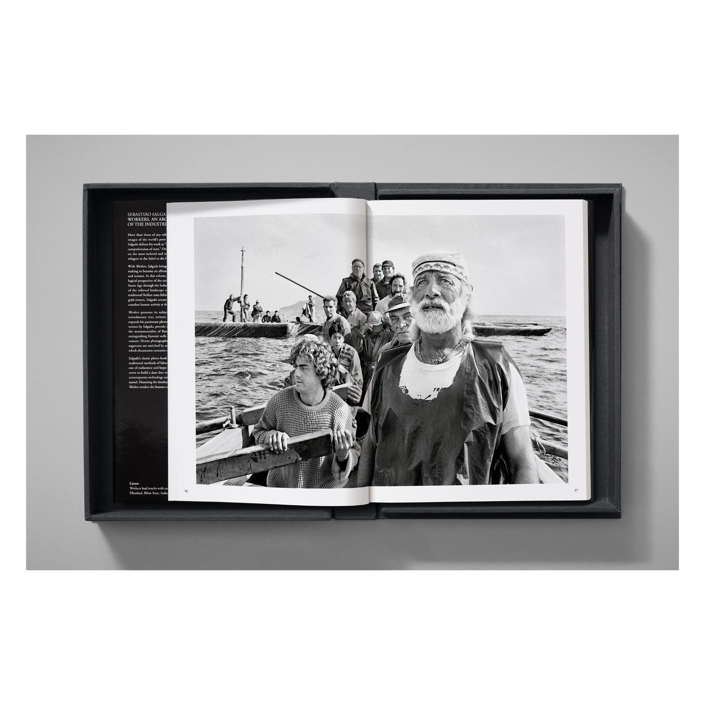 Sebastião Salgado. Workers. Art Edition No. 1–100 ‘Fishermen, Trapani, Italy, 1991’ (English)