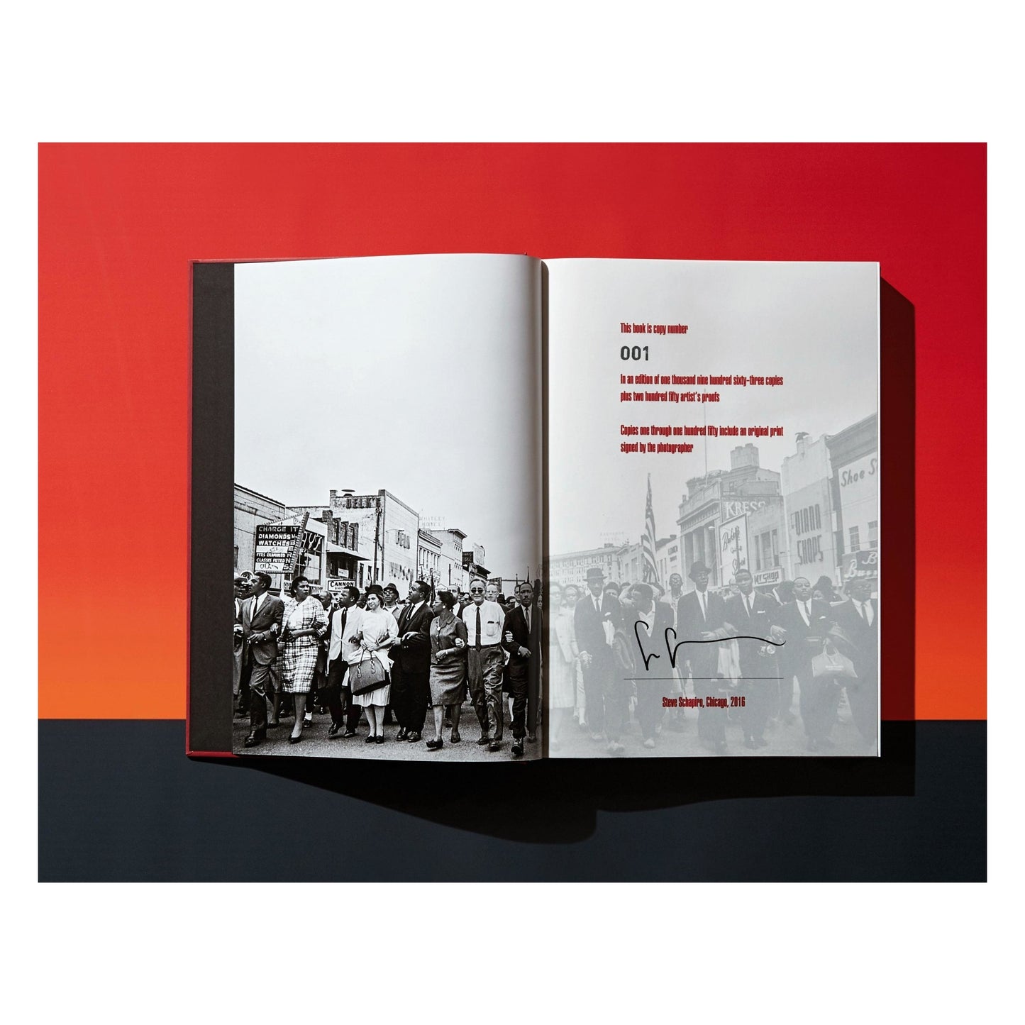 James Baldwin. The Fire Next Time, Art Edition No. 1–50, Steve Schapiro ‘Martin Luther King Jr.’ (English) (AP)