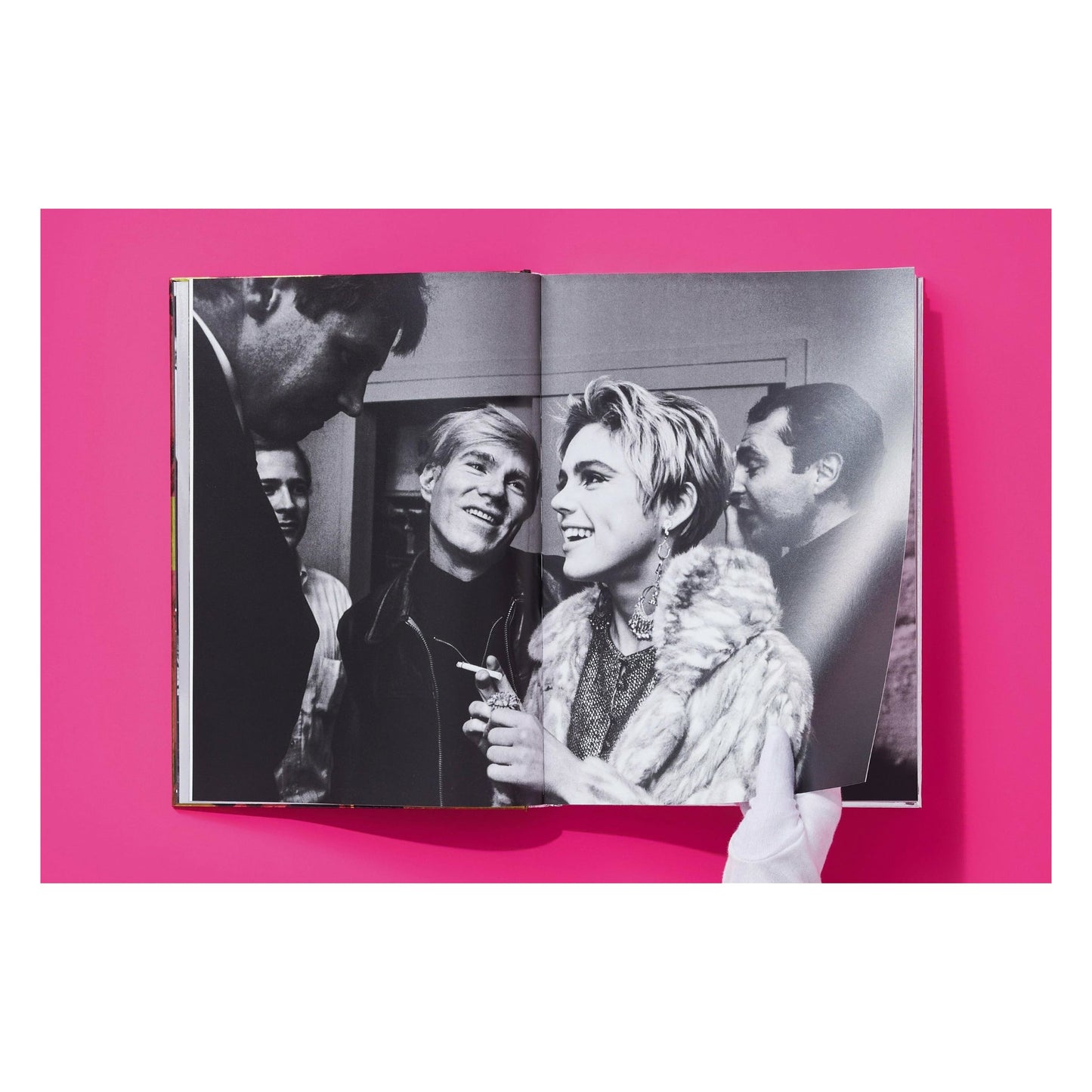 Steve Schapiro. Andy Warhol and Friends (English)