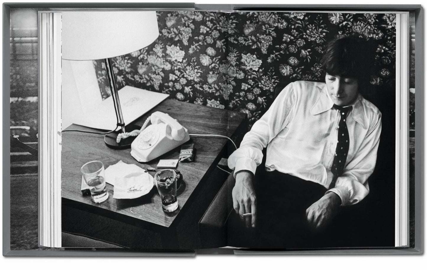 Harry Benson. The Beatles, Art Edition No. 1–100 ‘George V Hotel Suite’ (German, French, English)