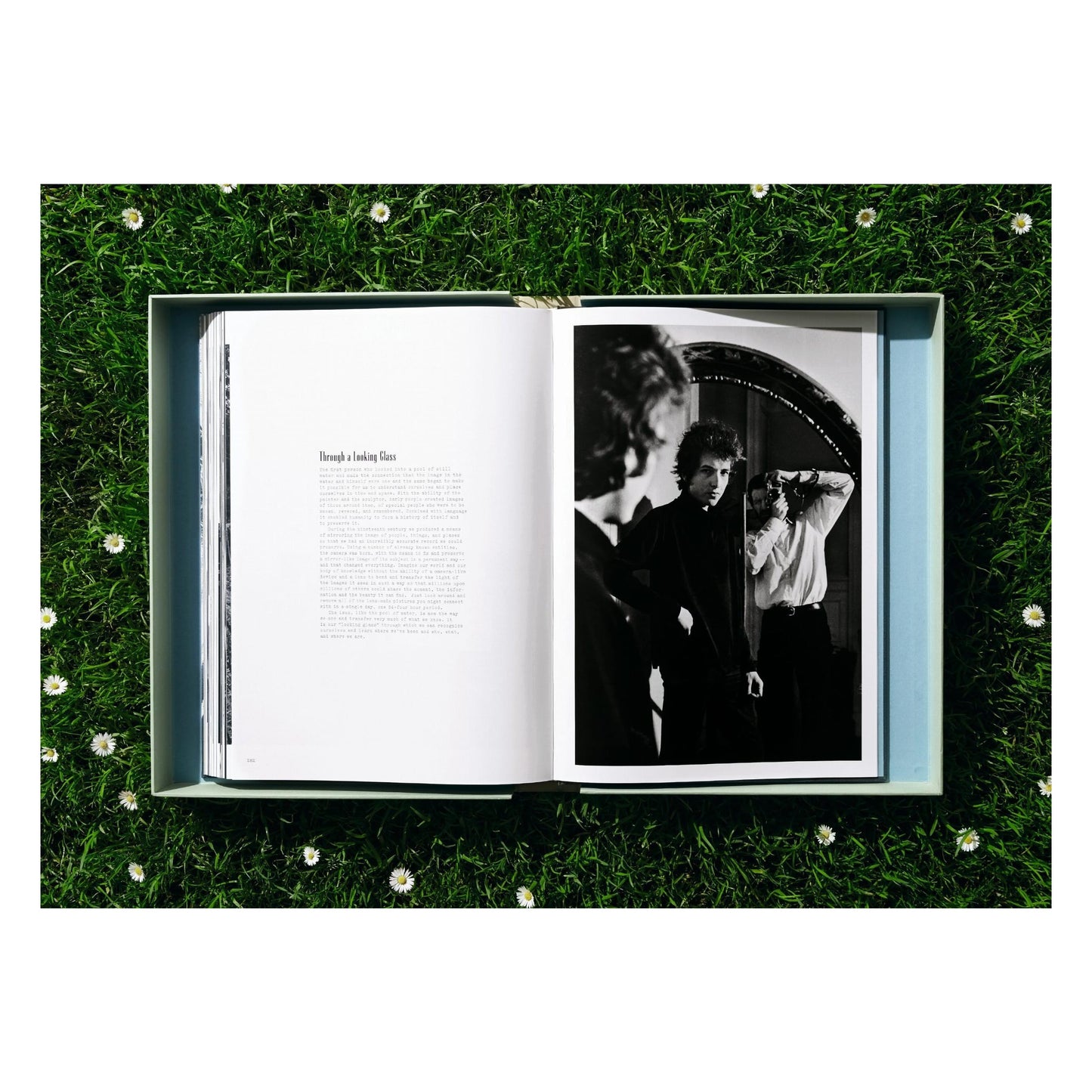 Daniel Kramer. Bob Dylan. Art Edition No. 1–100 ‘Bob Dylan with Dark Glasses, NYC’ (German, French, English)