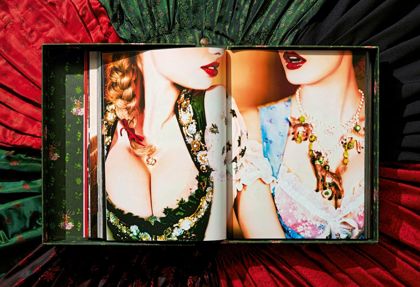 Ellen von Unwerth. Heimat. Art Edition No. 101–200 ‘The Cooks’ (German, French, English)