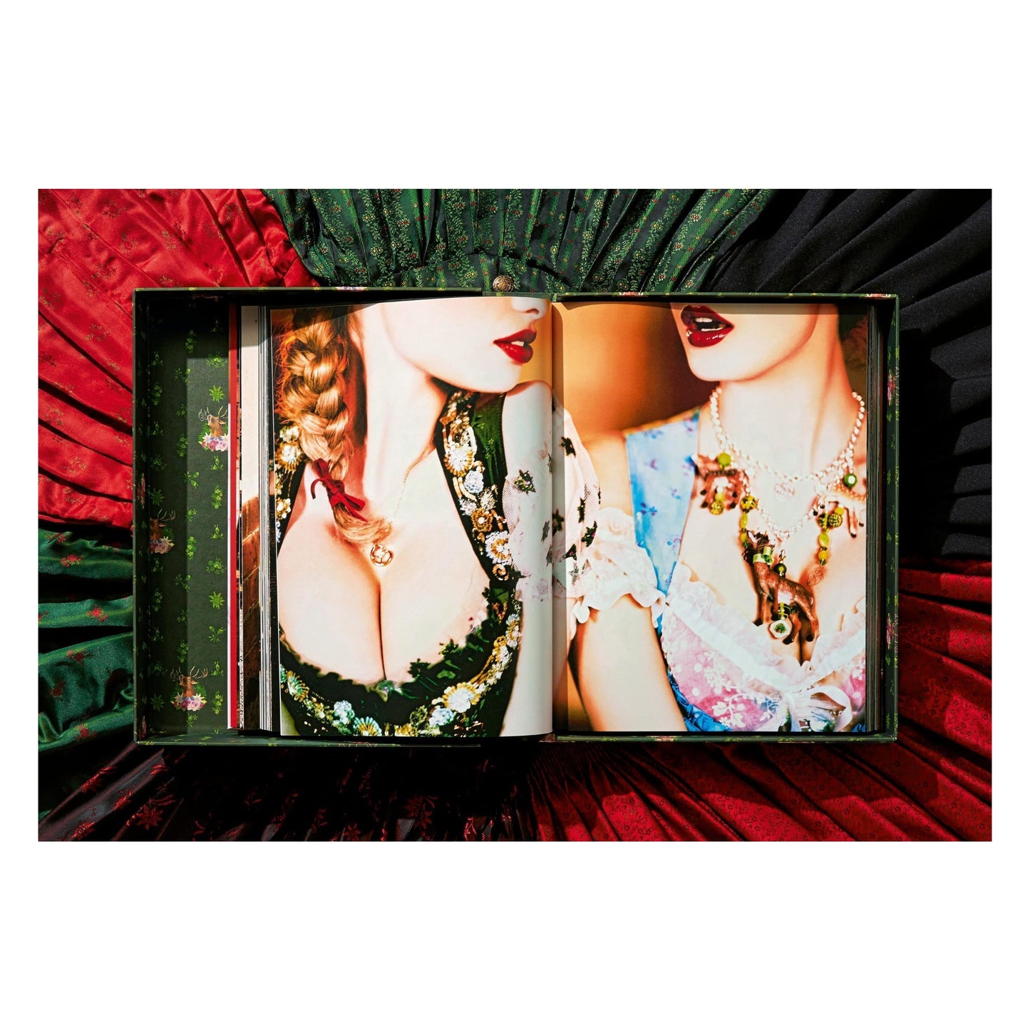 Ellen von Unwerth. Heimat. Art Edition No. 101–200 ‘The Cooks’ (German, French, English)