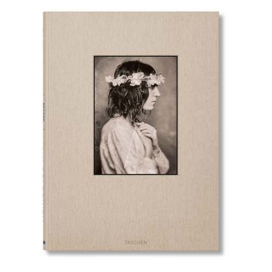 Lynn Goldsmith. Patti Smith. Before Easter After (English) (AP)