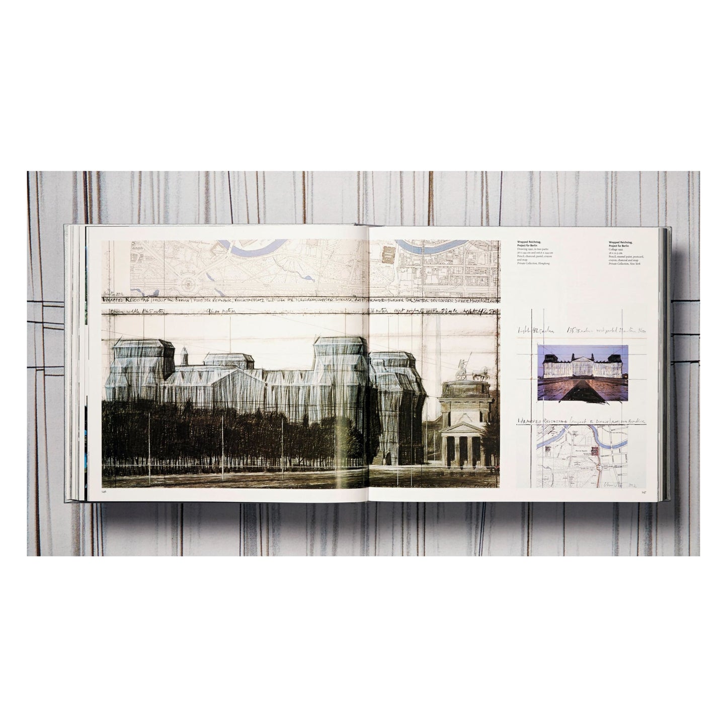 Christo and Jeanne-Claude. Wrapped Reichstag. Berlin 1971–1995 (German, French, English)