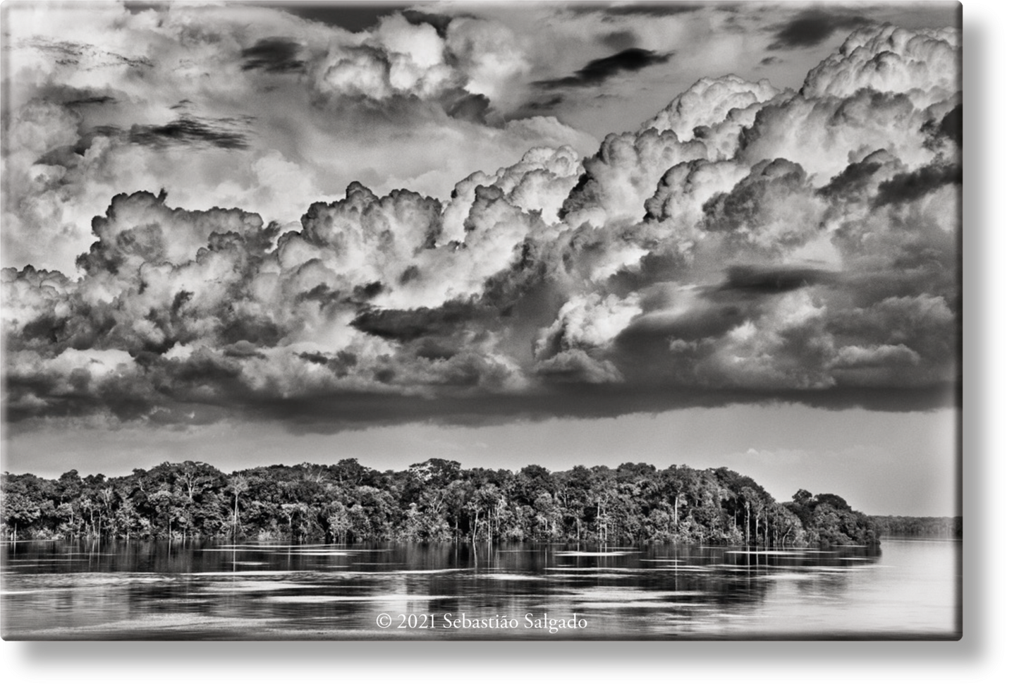 Sebastião Salgado. Amazônia. Magnet ‘Parana’