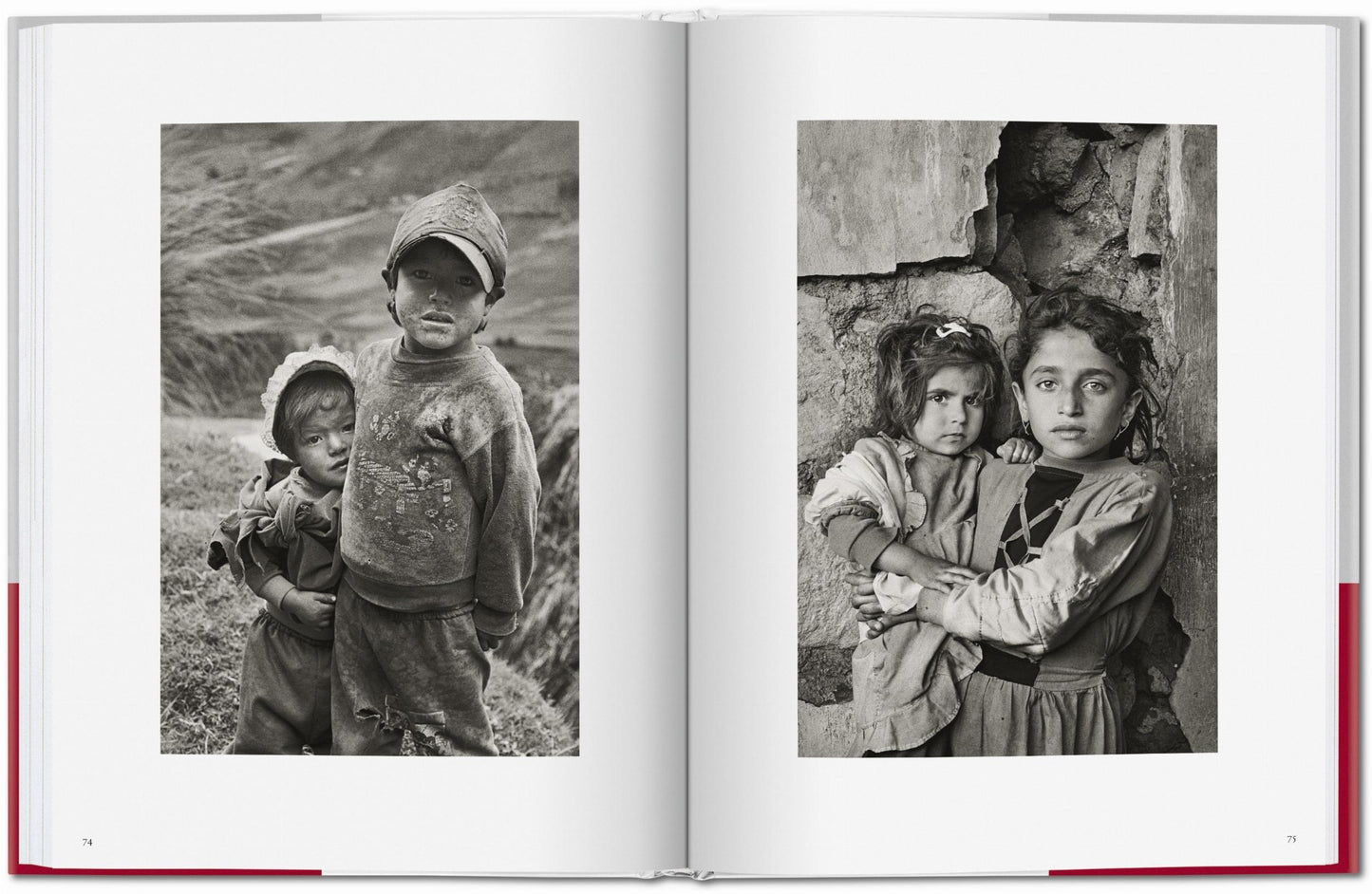 Sebastião Salgado. Children (German, French, English)