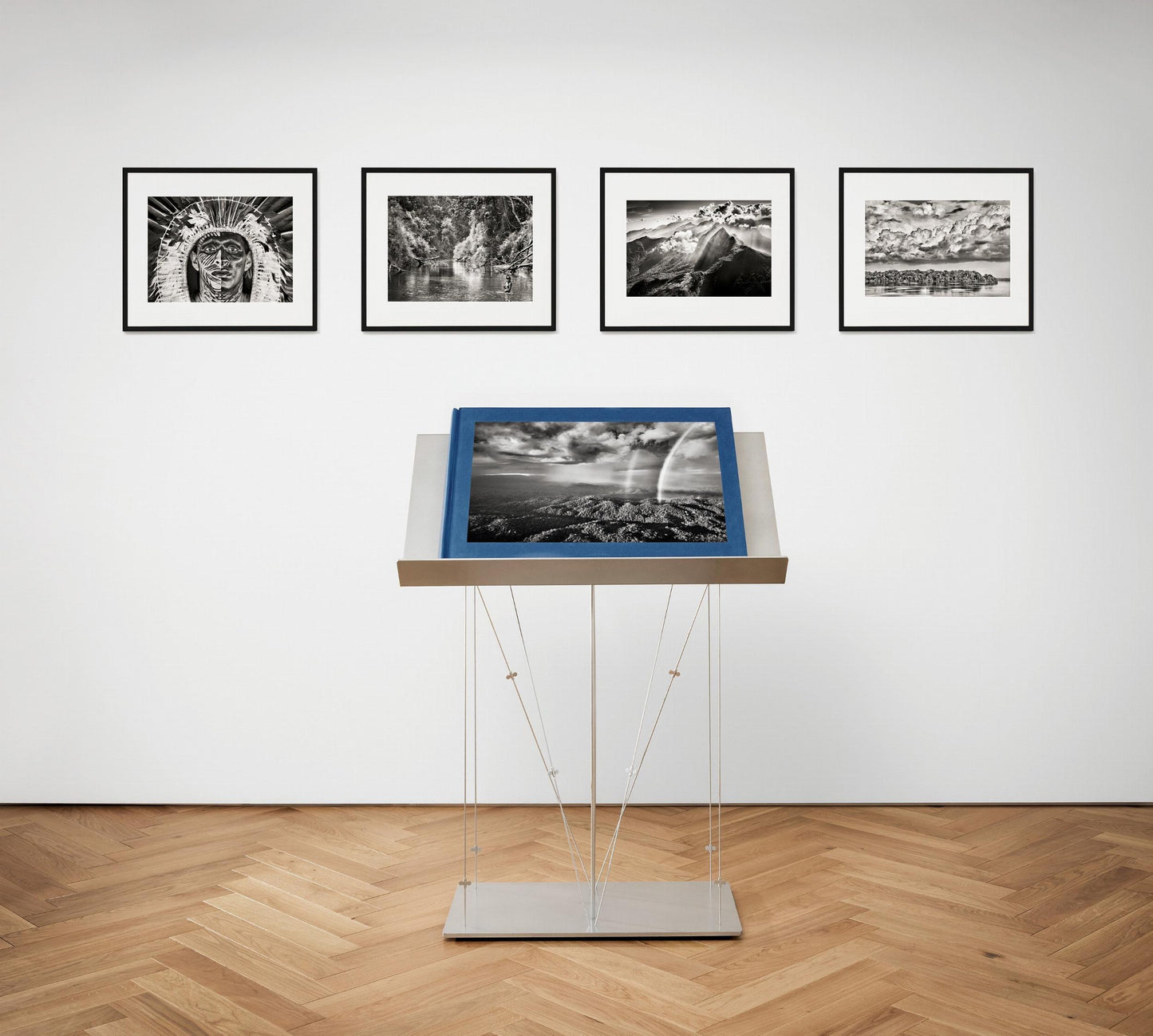 Sebastião Salgado. Amazônia, Art Edition No. 1–100 ‘Adão Yawanawá in a headdress of eagle feathers’ (English)