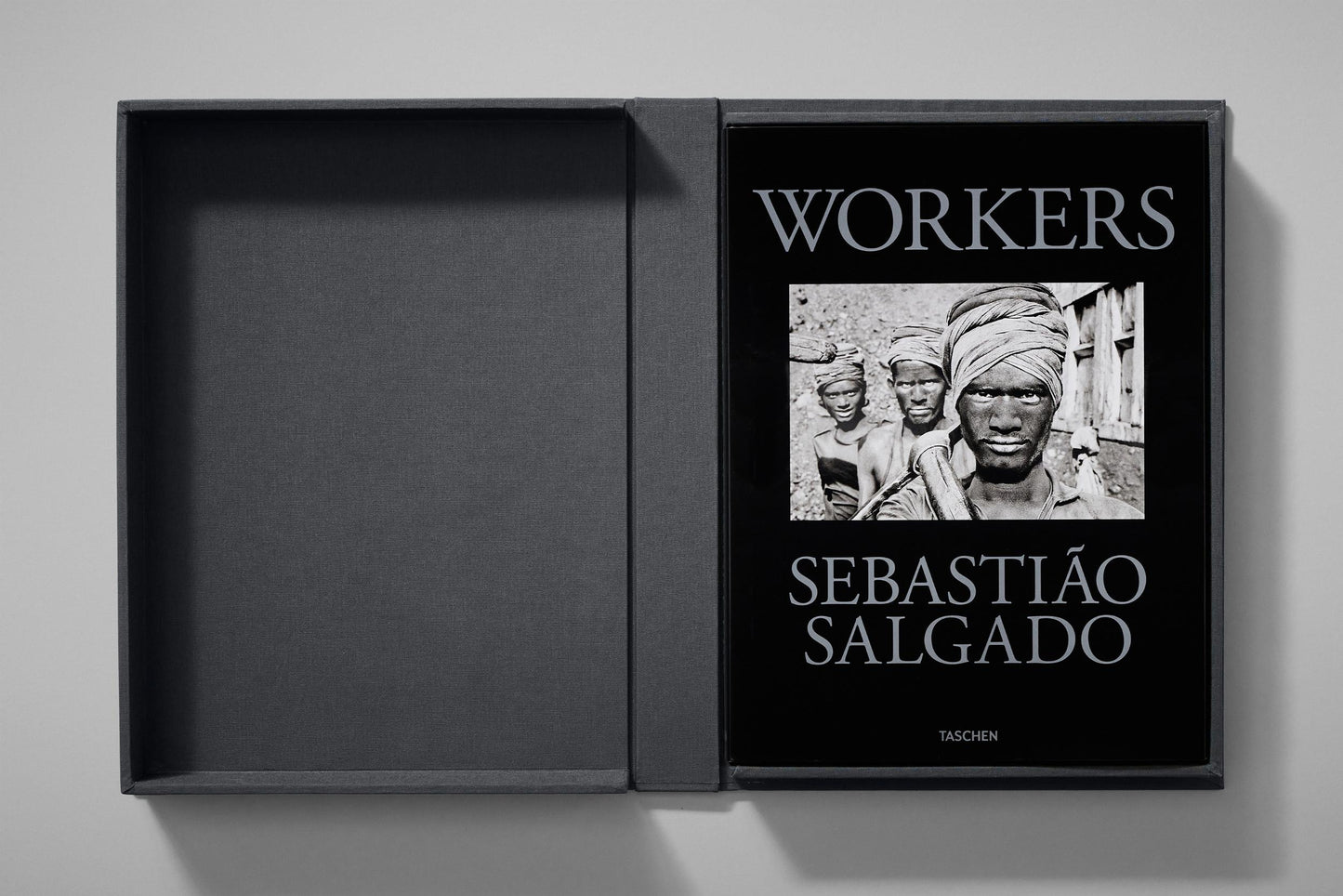 Sebastião Salgado. Workers. Art Edition No. 1–100 ‘Fishermen, Trapani, Italy, 1991’ (English)