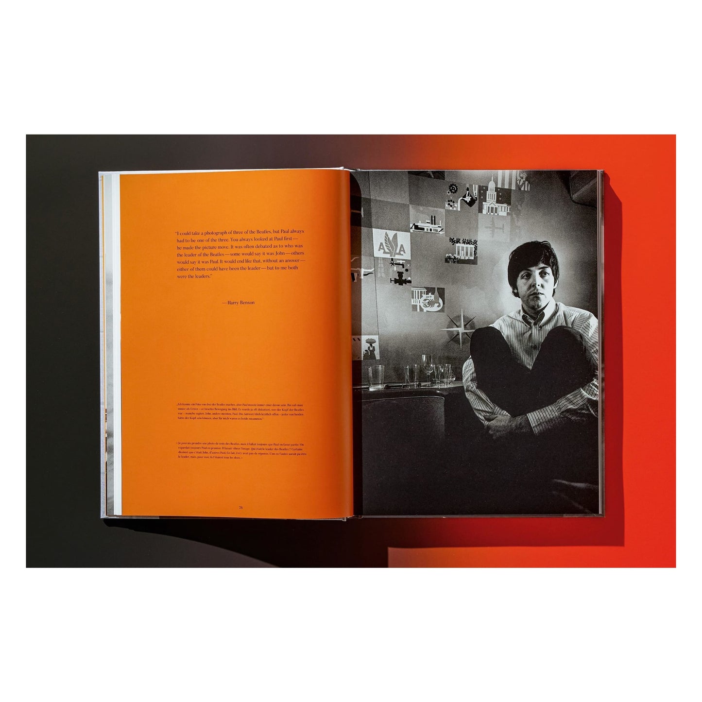 Harry Benson. Paul. Art Edition No. 51–100 ‘Wings Backstage, 1976’ (German, French, English)