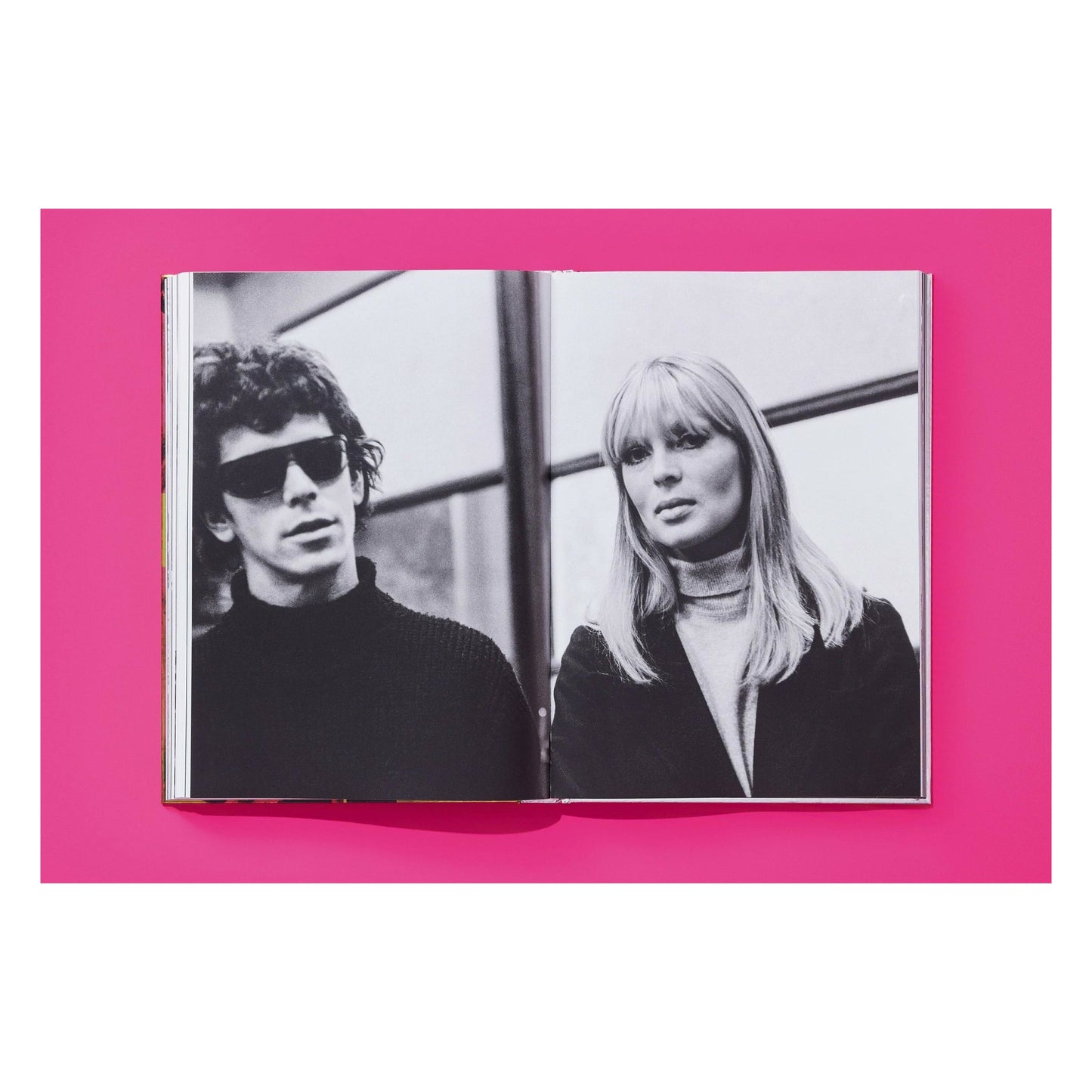 Steve Schapiro. Andy Warhol and Friends. Art Edition No. 1–50 ‘Andy Warhol at the Castle, Los Angeles, 1966’ (English) (SA)