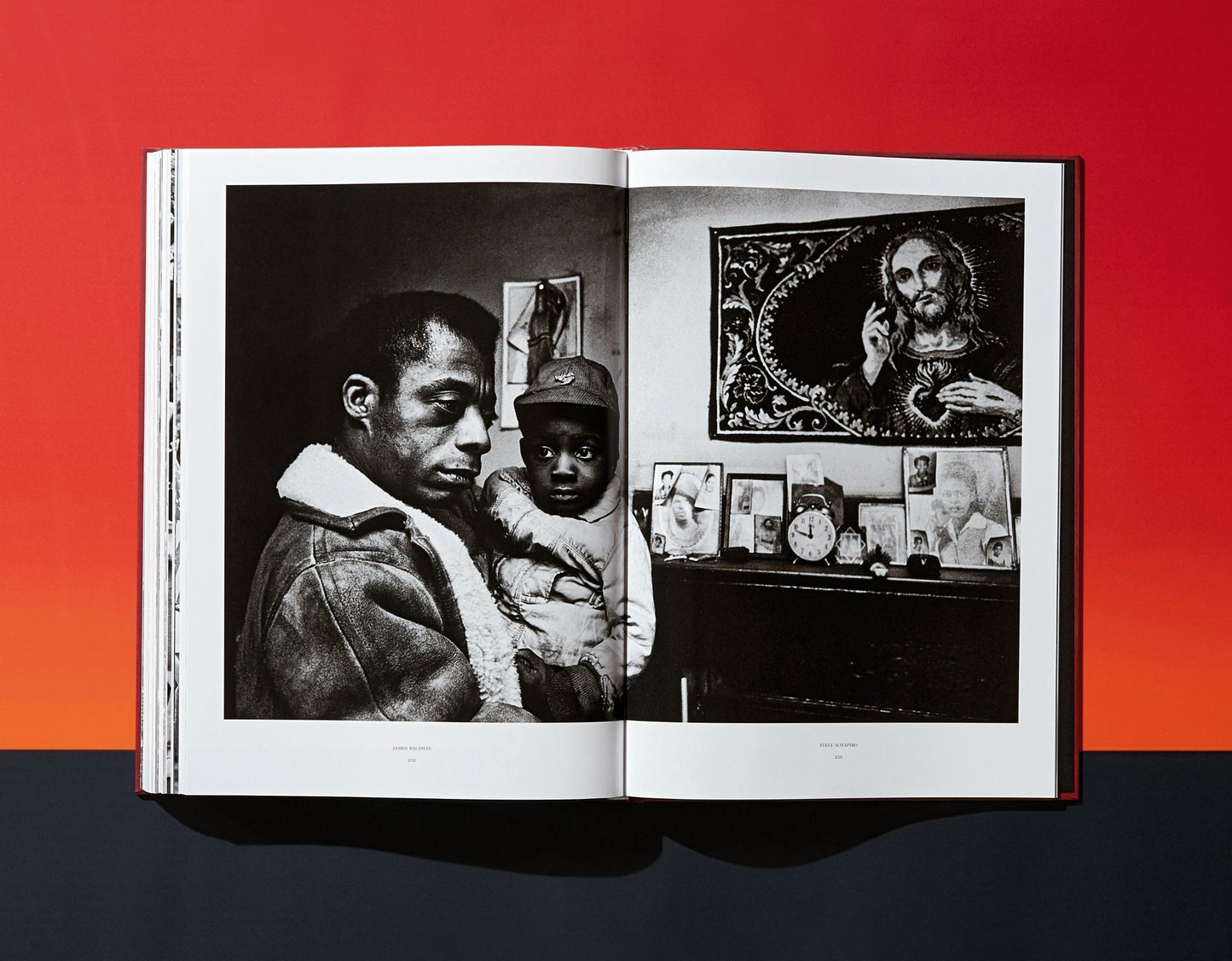 James Baldwin. The Fire Next Time. Photographs by Steve Schapiro (English) (SA)