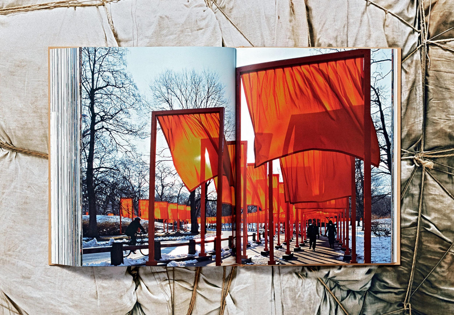 Christo and Jeanne-Claude. Updated Edition (German, French, English)