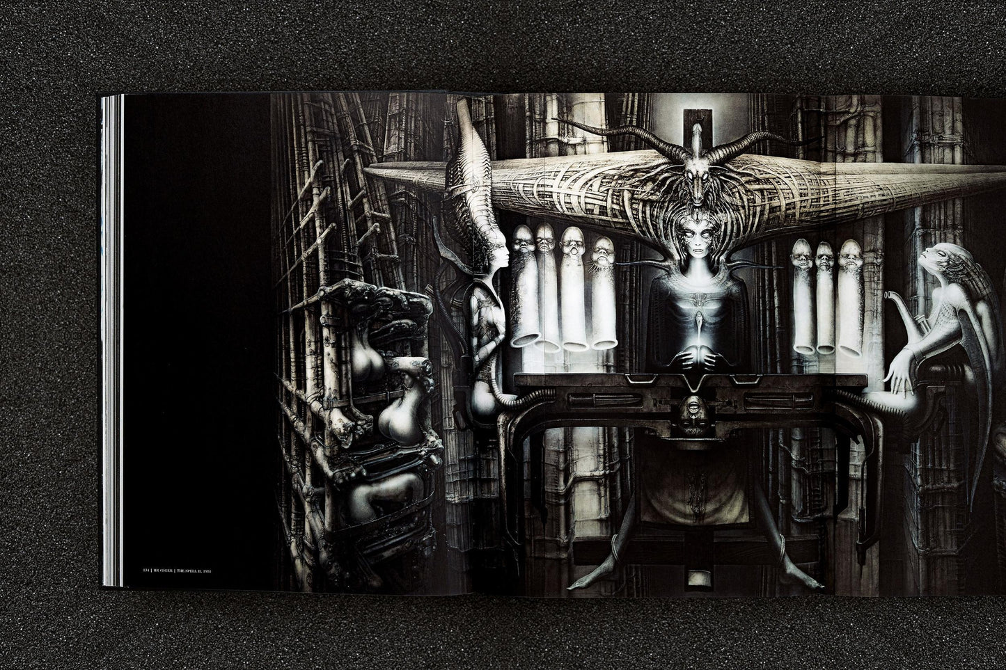 HR Giger. Art Edition No. 1–100 ‘Relief + Photogravure’ (German, French, English) (SA)