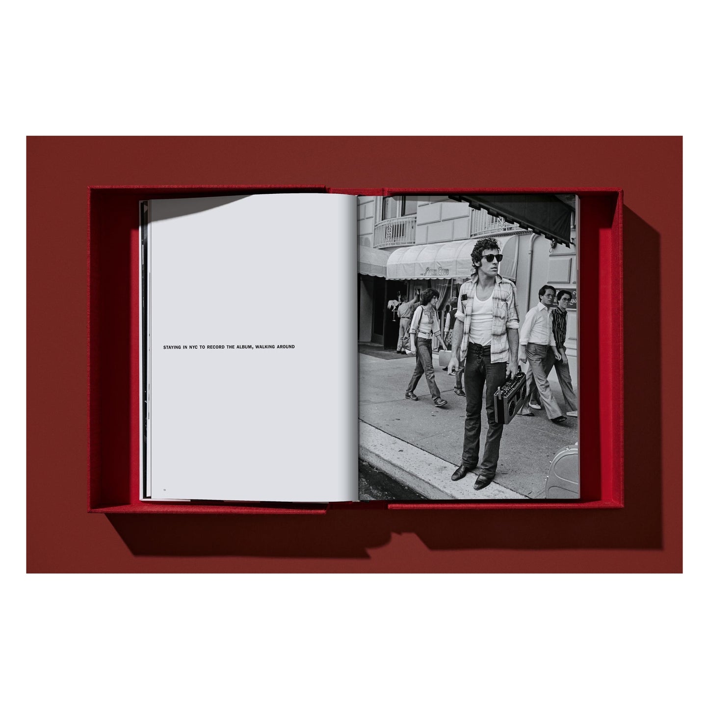 Lynn Goldsmith. Bruce Springsteen & The E Street Band. Art Edition No. 101–200 ‘Bruce with Mic Stand, 1978’ (German, French, English)