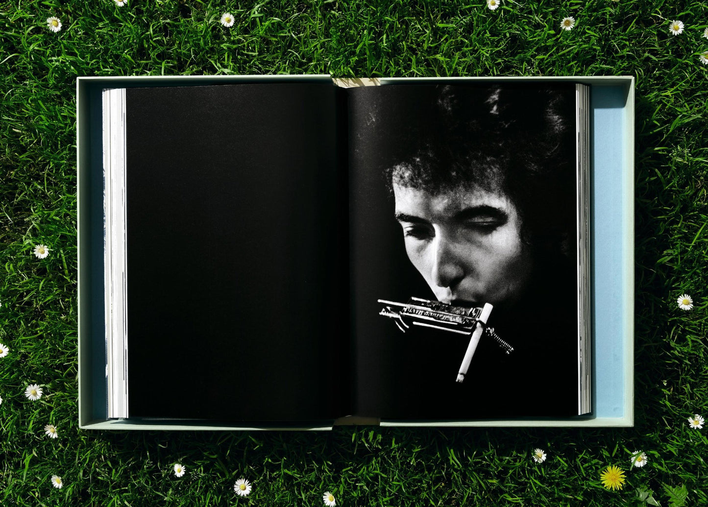 Daniel Kramer. Bob Dylan. Art Edition No. 1–100 ‘Bob Dylan with Dark Glasses, NYC’ (German, French, English)