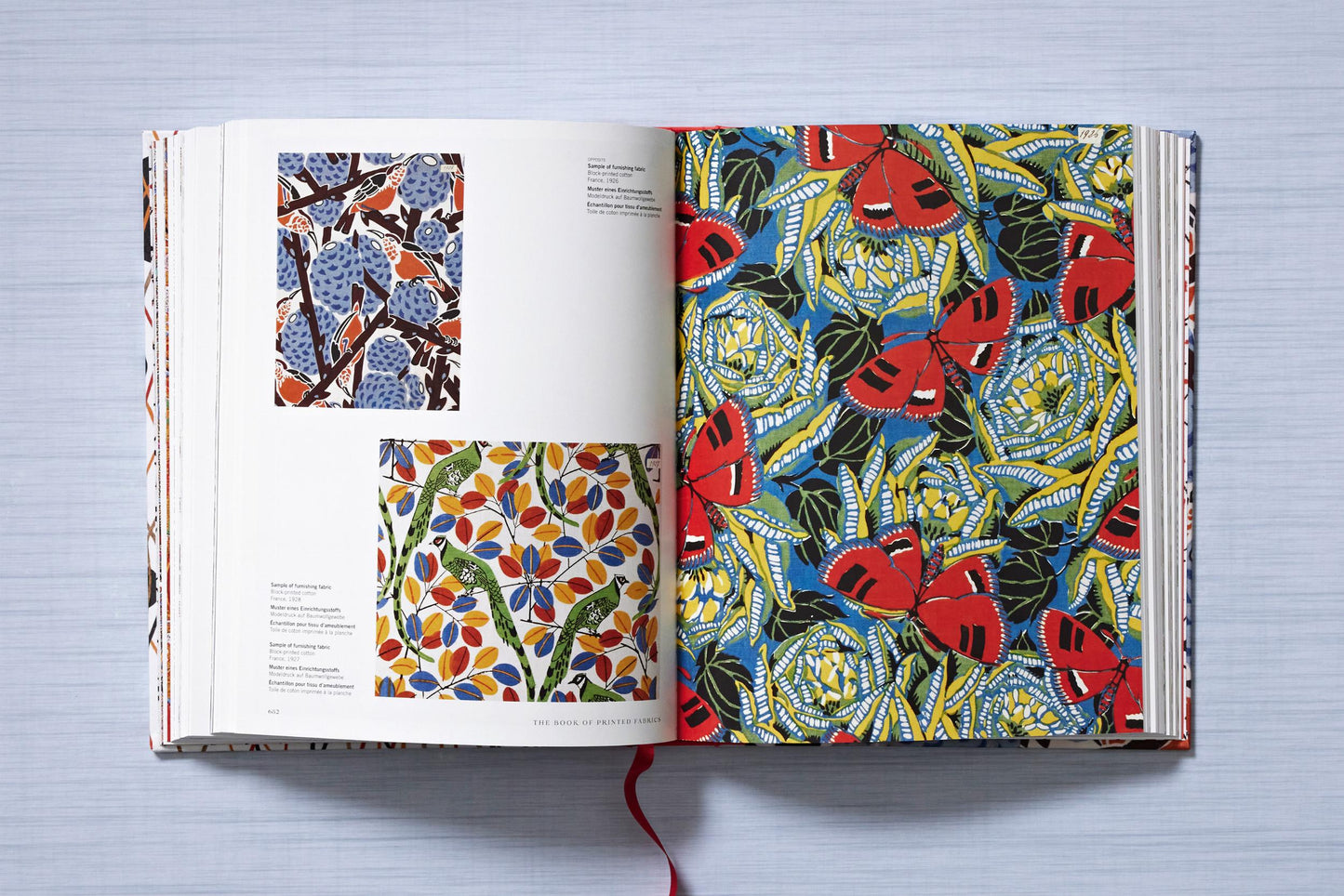 The Book of Printed Fabrics. From the 16th century until today (German, French, English)