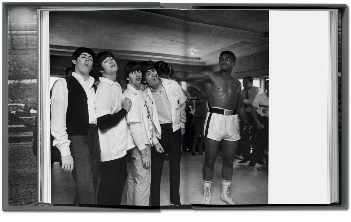 Harry Benson. The Beatles, Art Edition No. 101–200 ‘The Beatles and Cassius Clay’ (German, French, English)