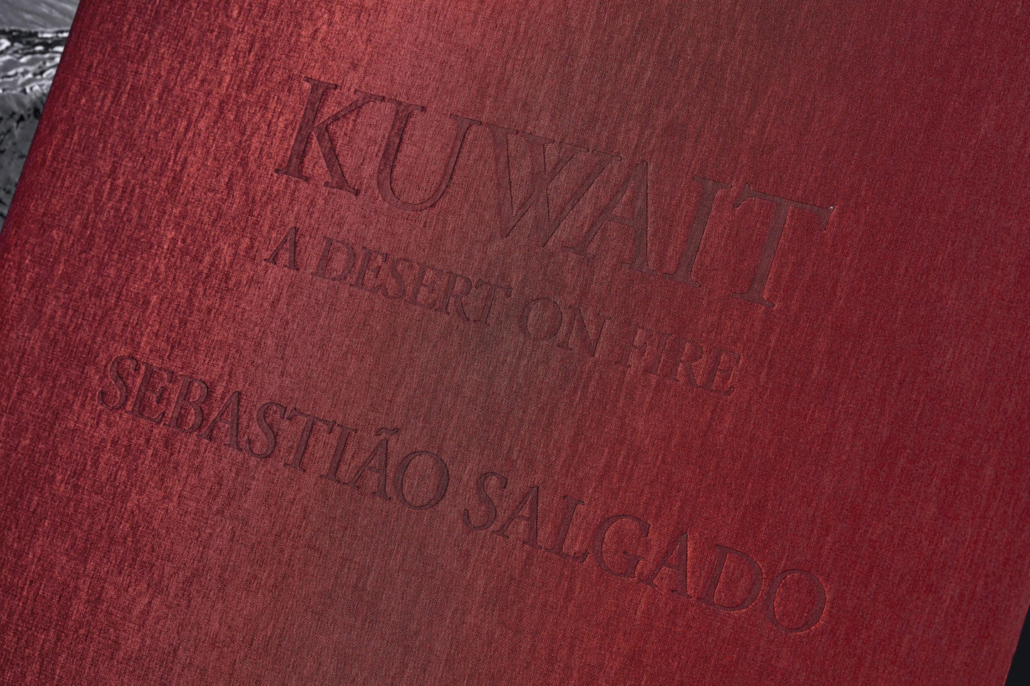 Sebastião Salgado. Kuwait. A Desert on Fire (English)