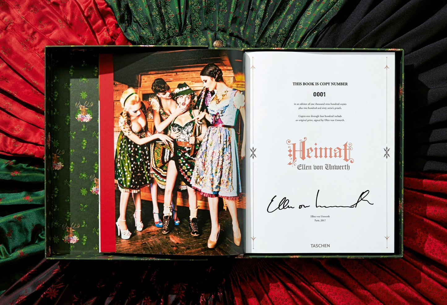 Ellen von Unwerth. Heimat, Art Edition No. 1–100 ‘Tête-à-tête’ (German, French, English) (AP)