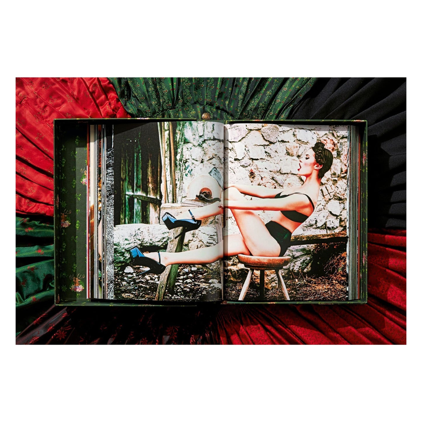Ellen von Unwerth. Heimat. Art Edition No. 1–100 ‘Tête-à-tête’ (German, French, English)