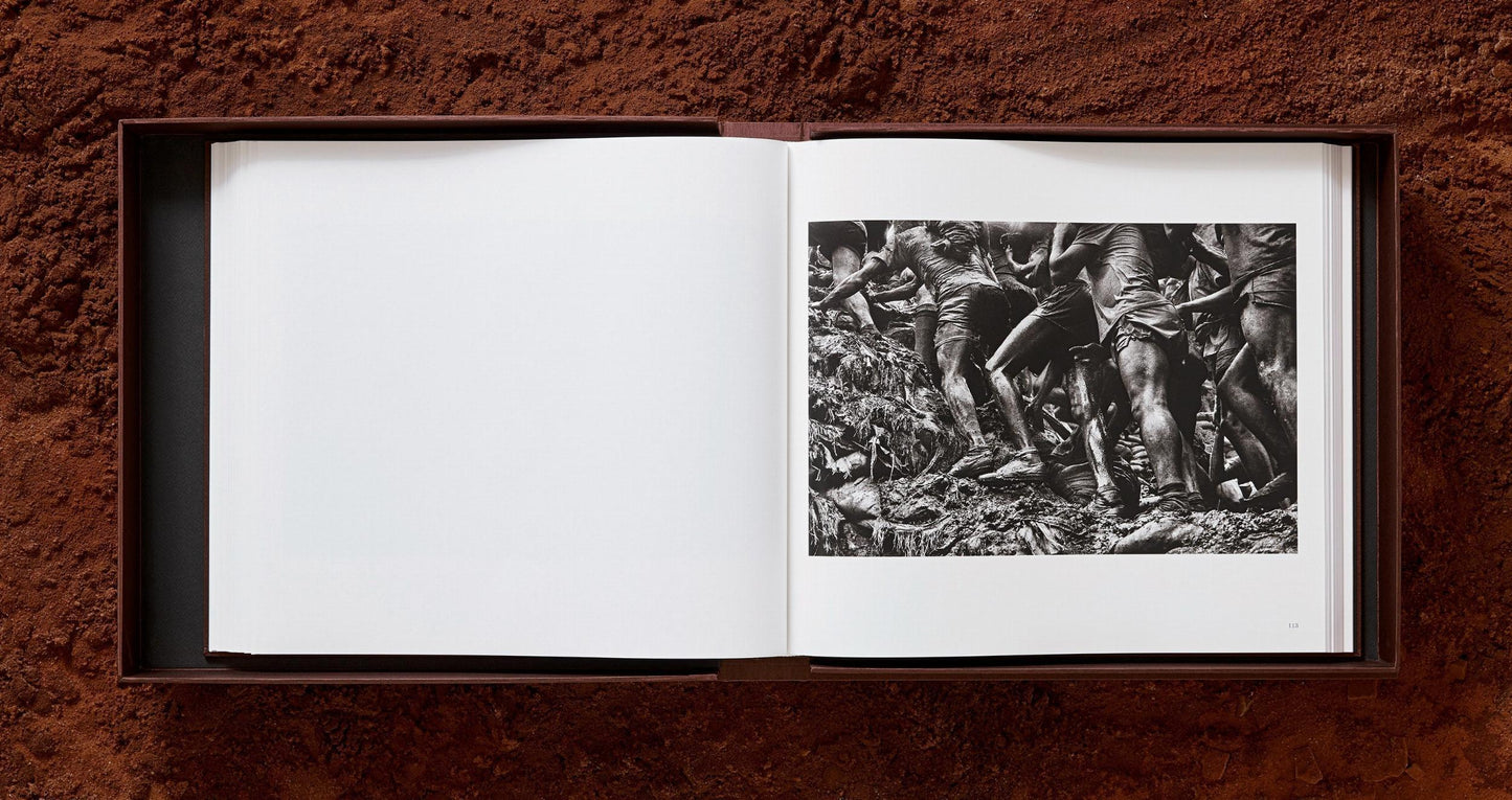 Sebastião Salgado. Gold, Art Edition, Brasil 1986 (English) (SA)