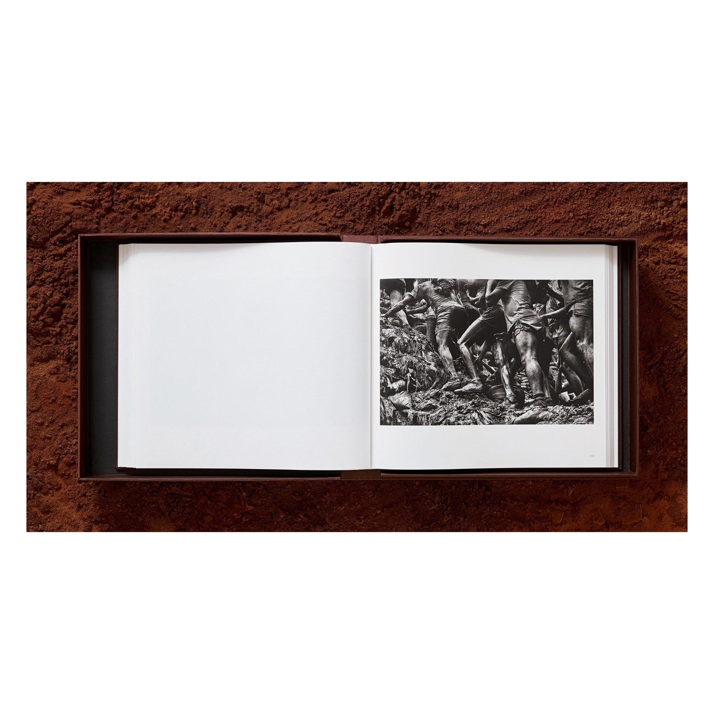Sebastião Salgado. Gold, Art Edition, Brasil 1986 (English) (SA)