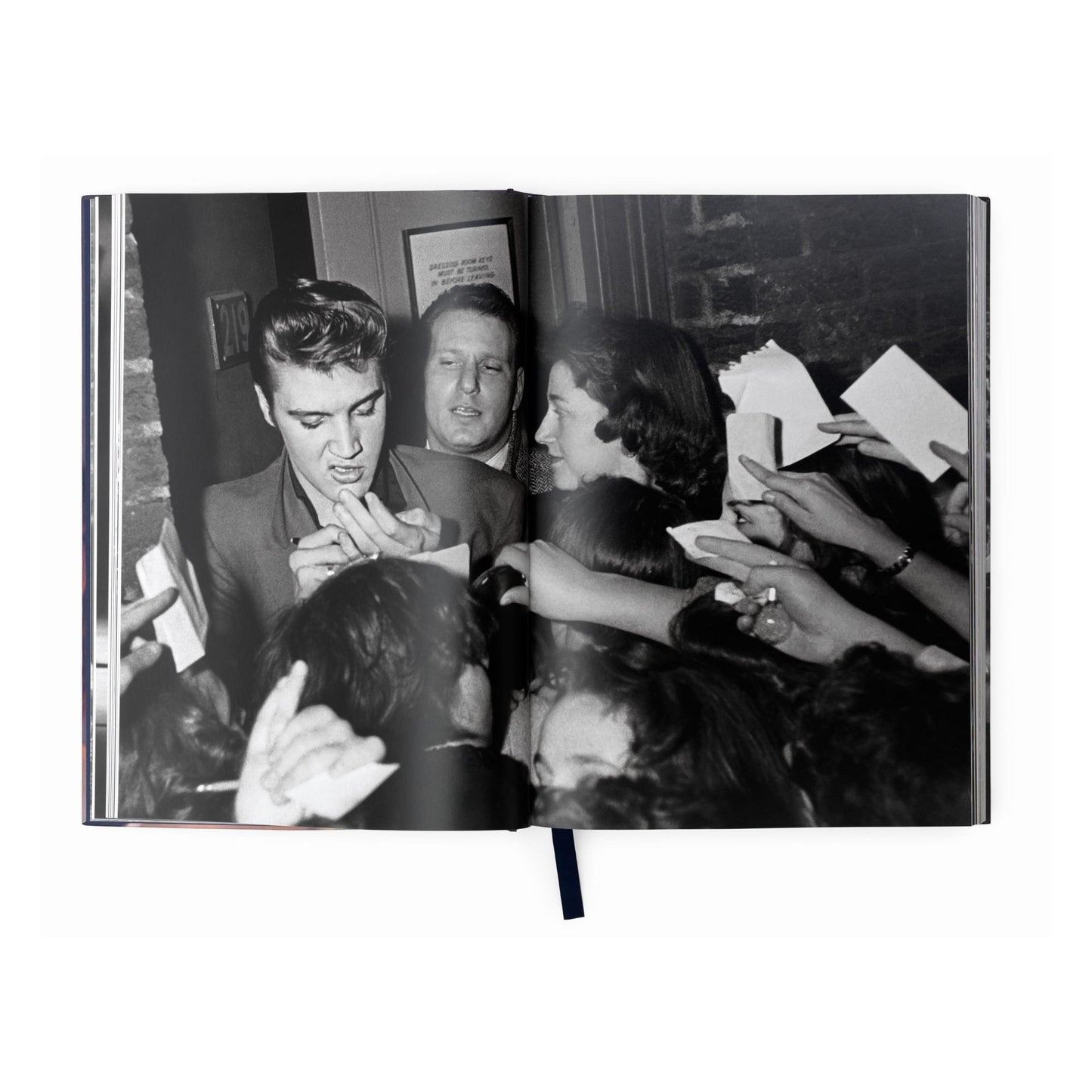 Alfred Wertheimer. Elvis and the Birth of Rock and Roll (German, French, English)