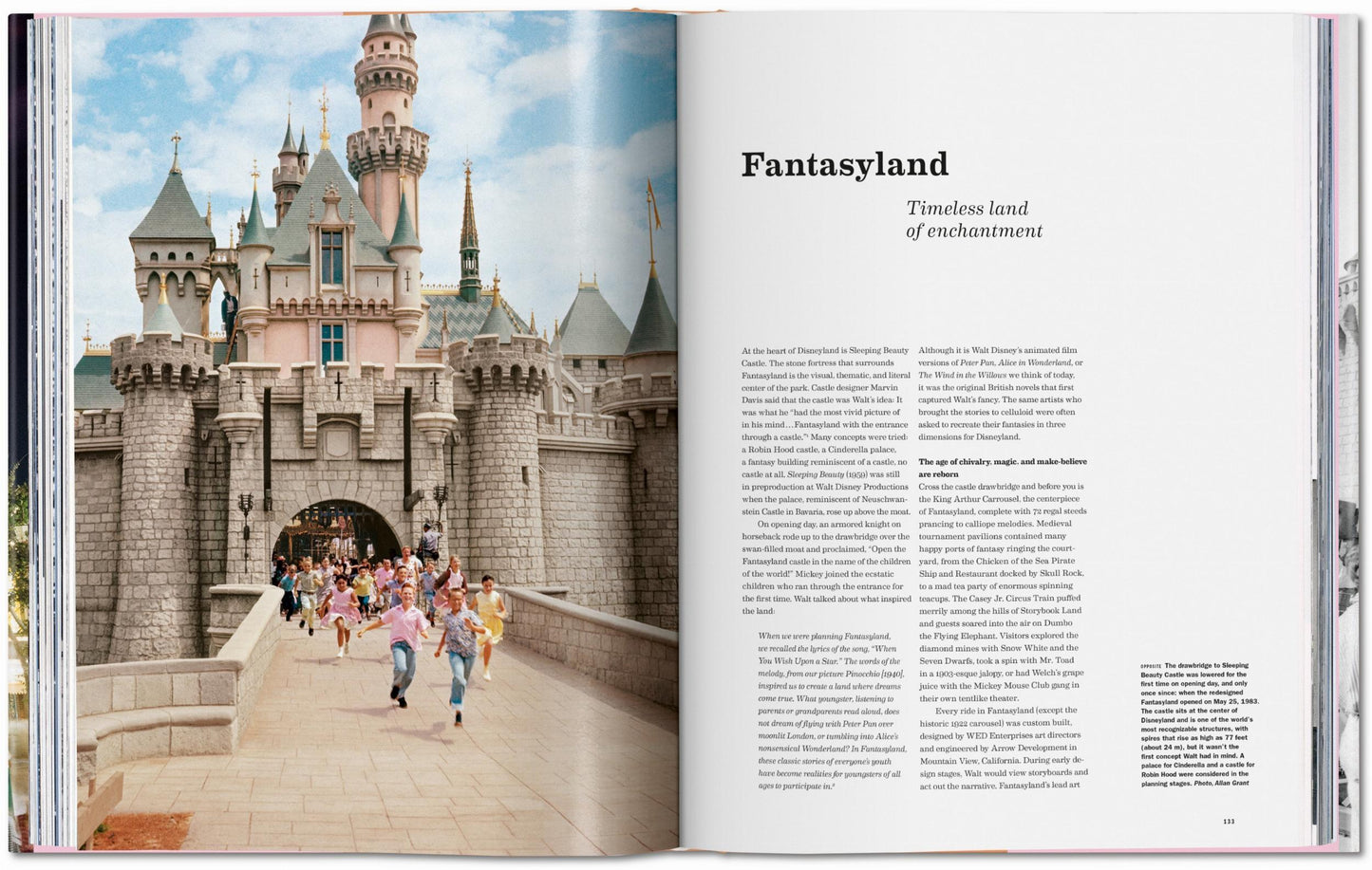 Walt Disney’s Disneyland (English)