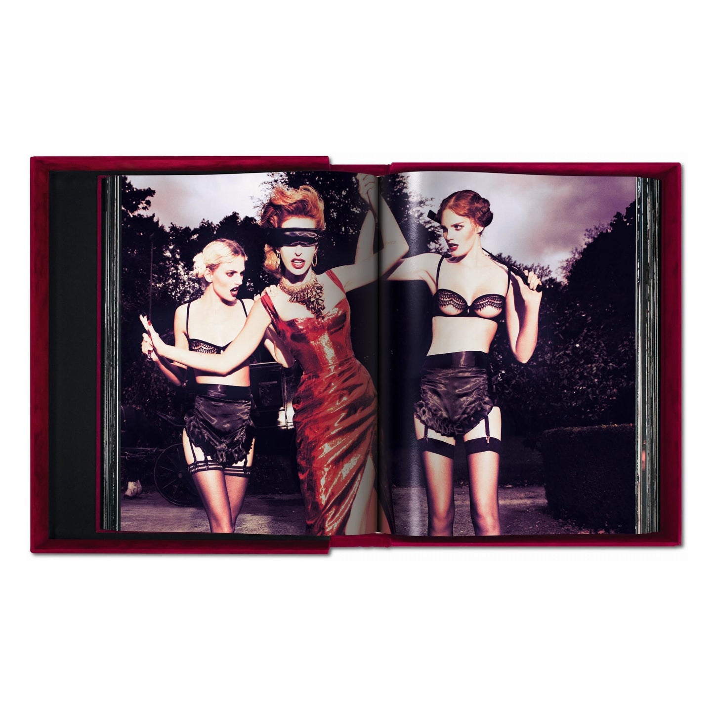 Ellen von Unwerth. The Story of Olga. Art Edition No. 126–250 ‘Widow’ (German, French, English)