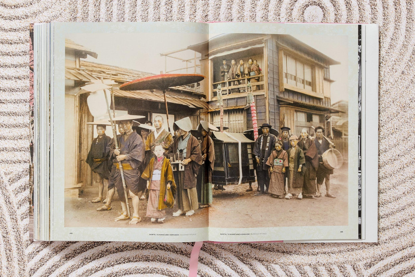 Japan 1900. A Portrait in Color (German, French, English)