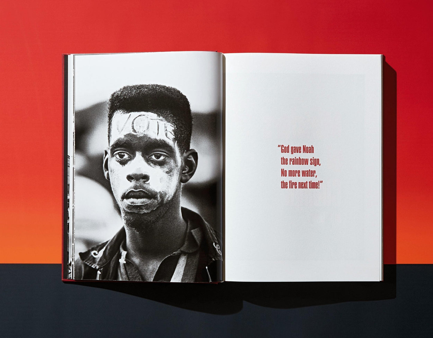 James Baldwin. The Fire Next Time. Photographs by Steve Schapiro (English)