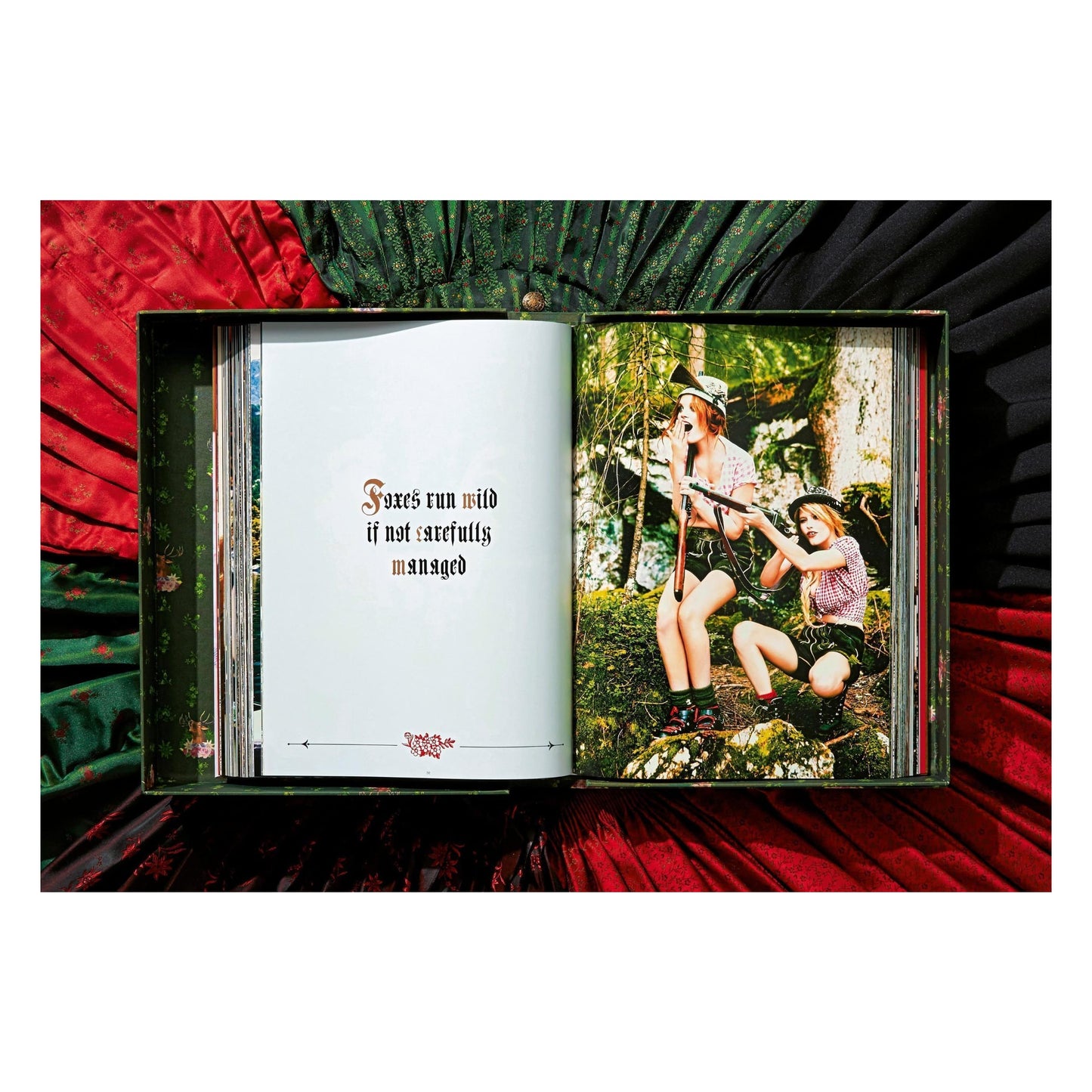 Ellen von Unwerth. Heimat. Art Edition No. 201–300 ‘Spy Device’ (German, French, English)