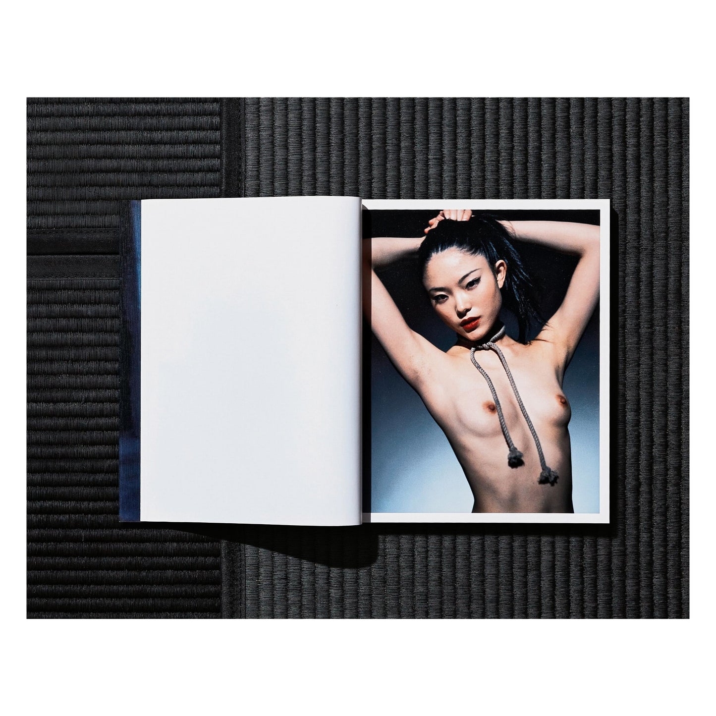 Nobuyoshi Araki. Bondage (German, French, English) (SA)