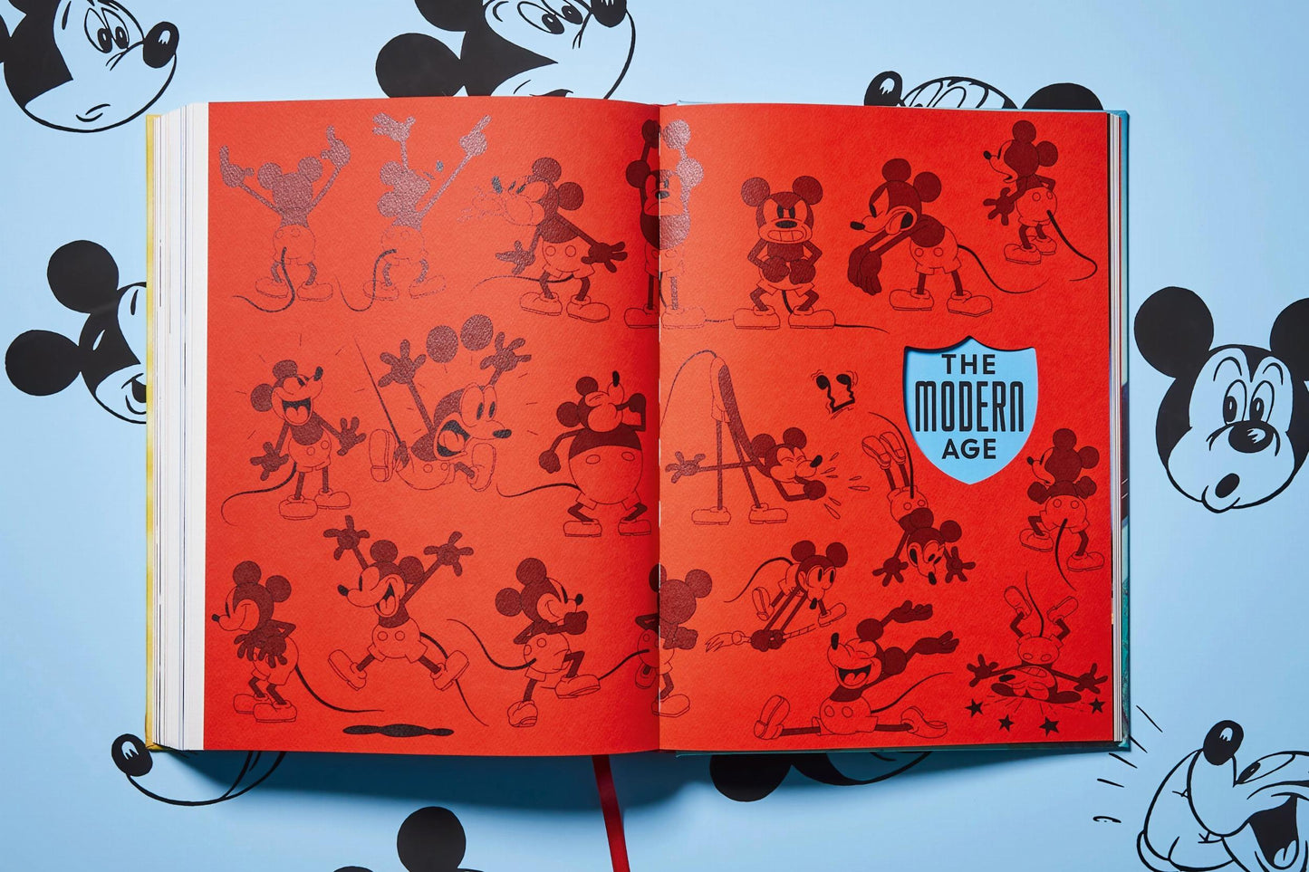 Walt Disney's Mickey Mouse. The Ultimate History (English)