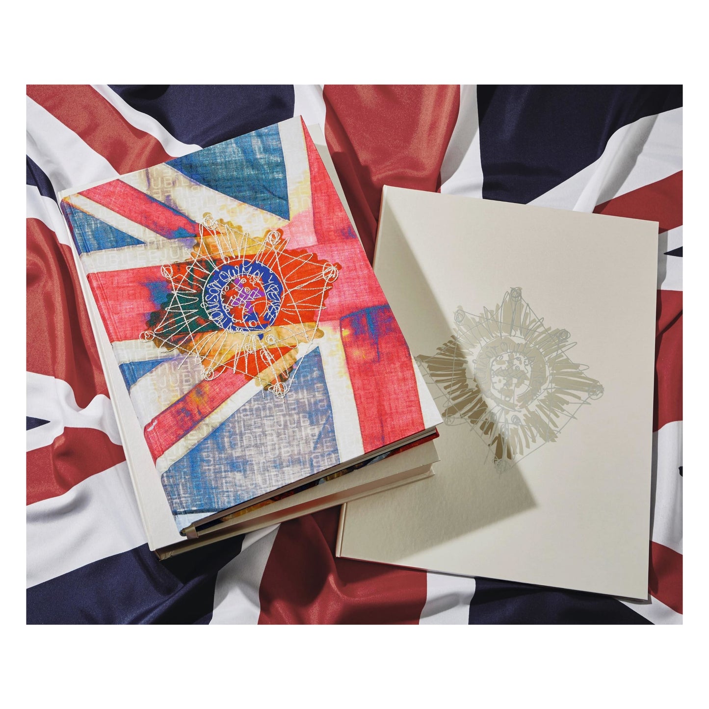 Her Majesty. Vivienne Westwood Edition No. 501–1,000. Harry Benson ‘Royal Departure’ (German, French, English)